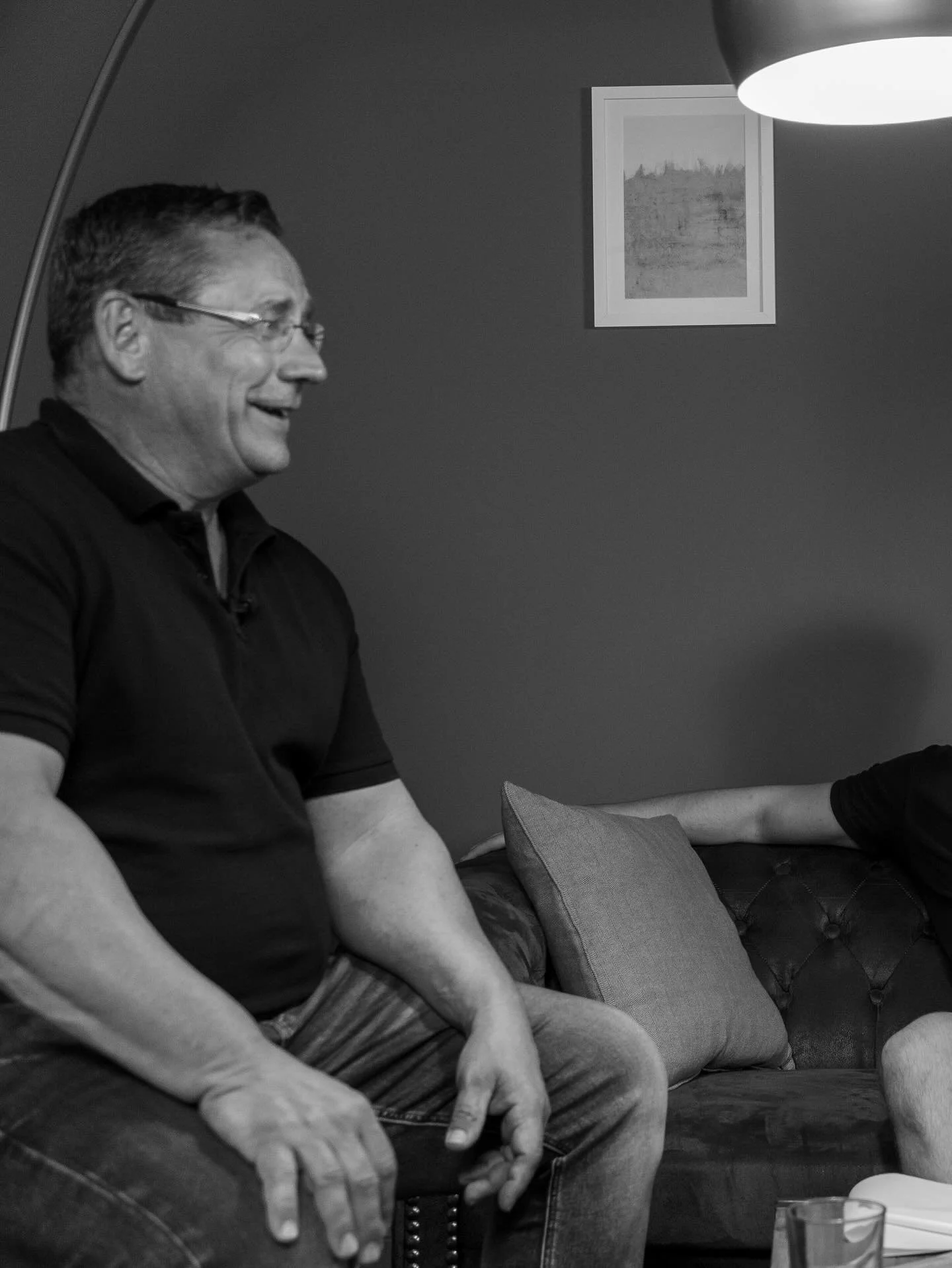 Inspirierender 🎙️-Dreh in Potsdam mit @jung.motiviert.pumped 
Gro&szlig;er Dank geht an den Gast der Folge: @berndkiesewetter 
Wir sind Kein gro&szlig;es Team mit Sender im R&uuml;cken.
Und trotzdem wurde uns auf Augenh&ouml;he begegnet &ndash; mit 