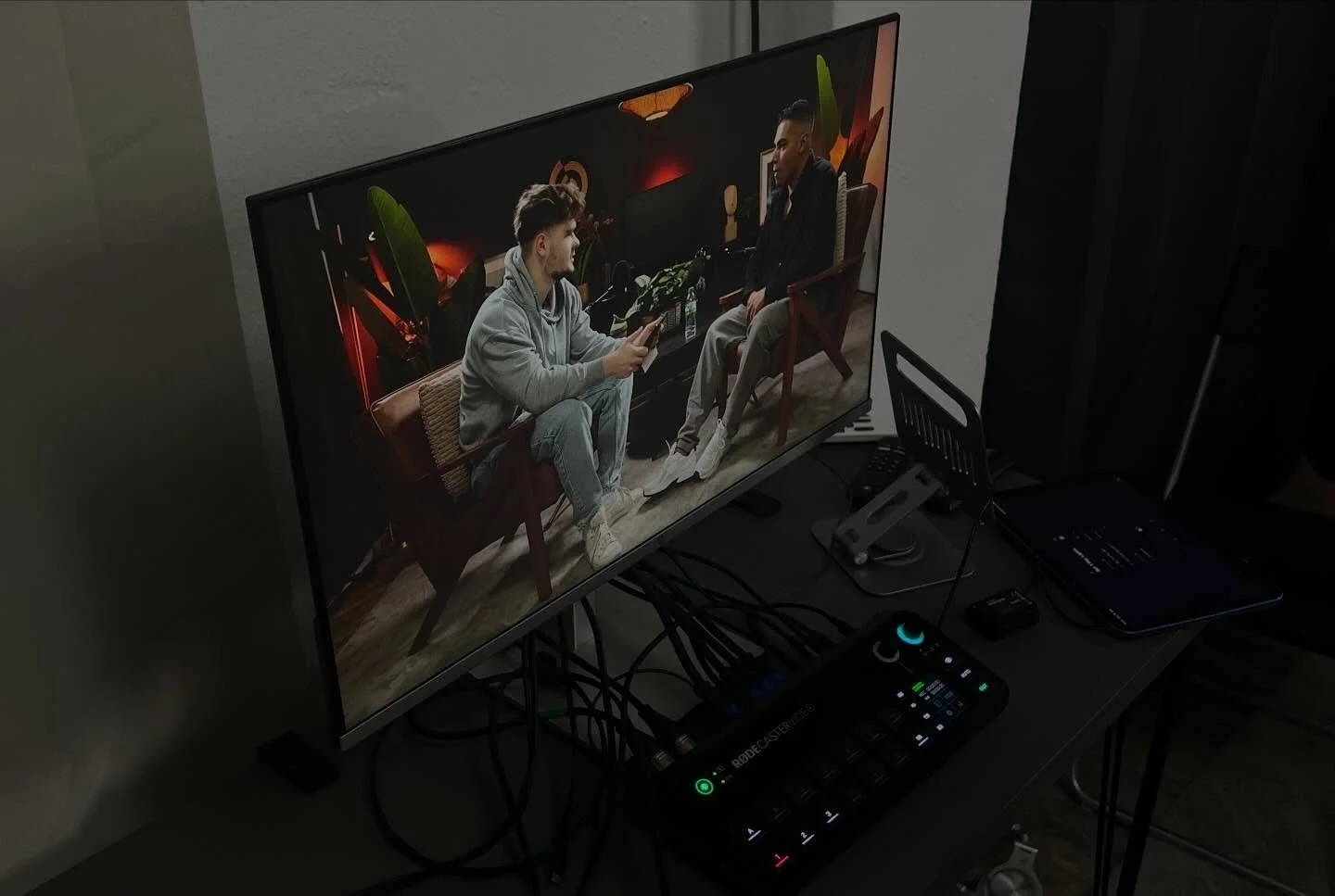 It&rsquo;s time for some BTS ⏰🎬
Ein neuer Podcast-Dreh mit @jung.motiviert.pumped und seinem Gast @linolaubinger 
🎥