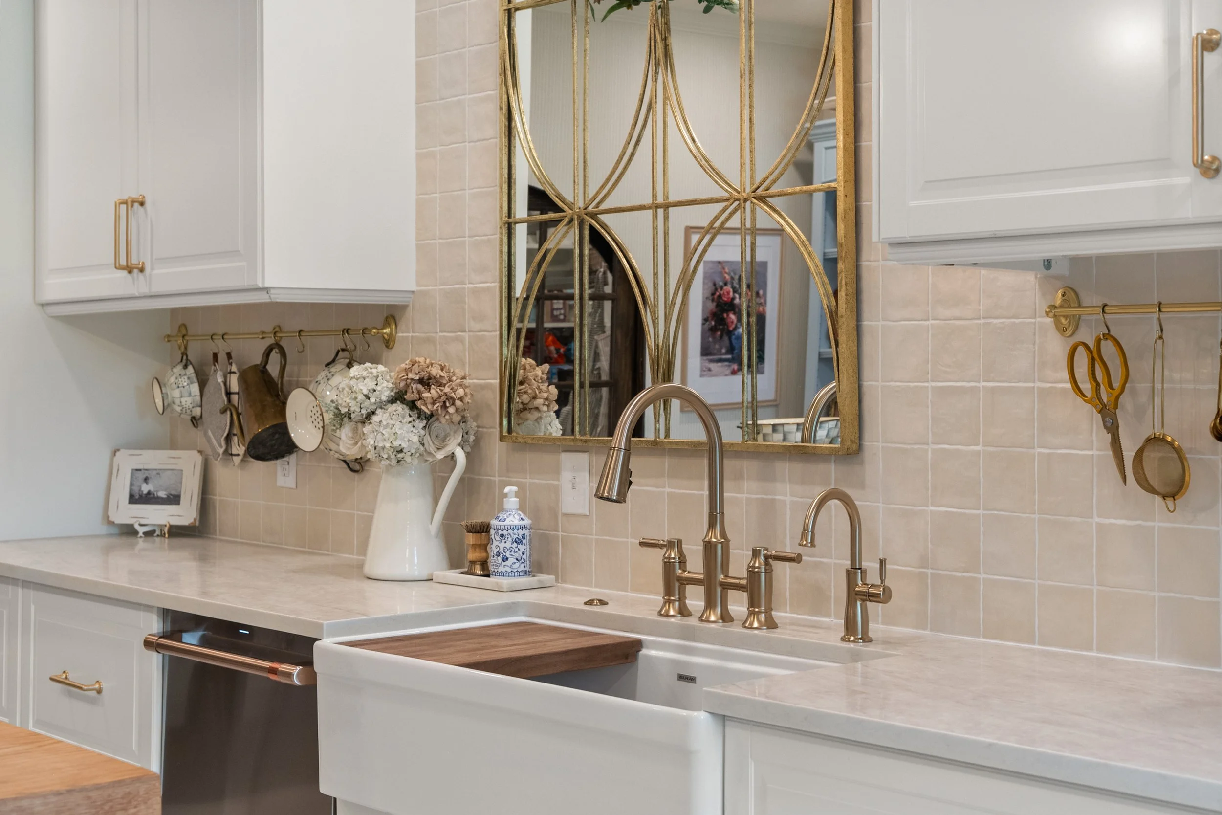 An Homage to the All White Kitchen - Midlothian, TX