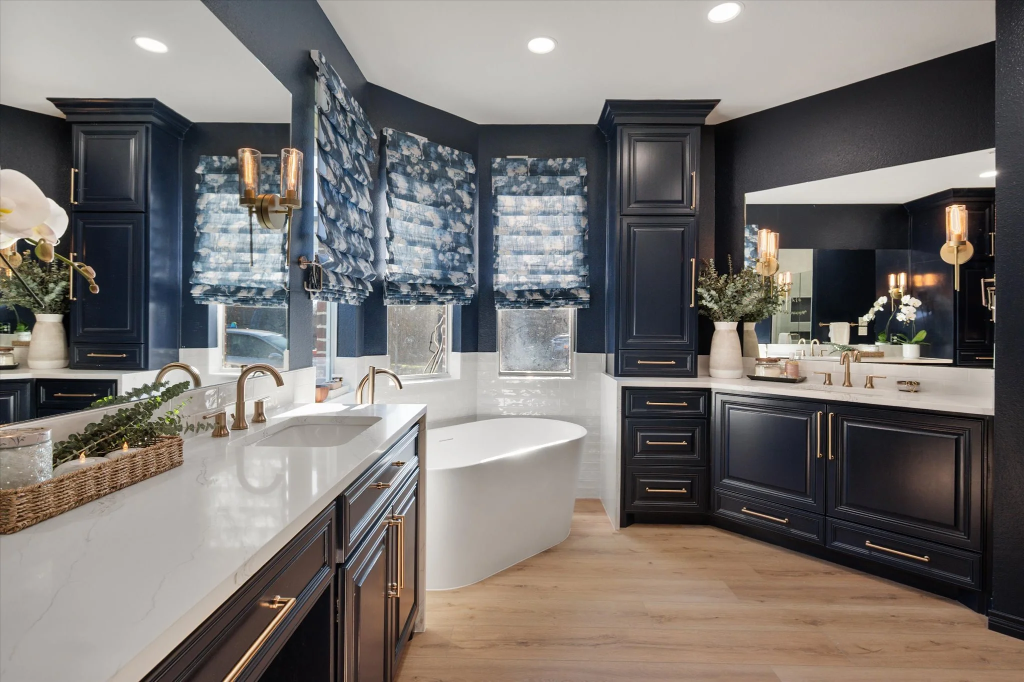 THE COLOR-DRENCHED RETREAT