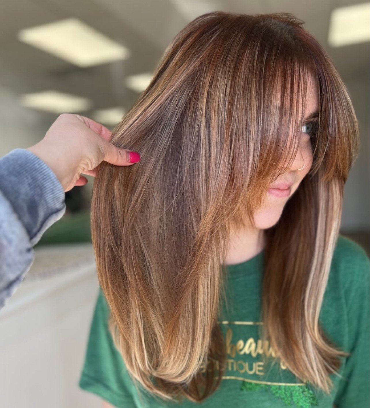 Summer hair is here...even if summer isn't. ☀️⁠
⁠
The 𝘣𝘦𝘴𝘵 part of this tape extension install? ⁠
@cleanbeautybykadie didn't even have to lighten her hair! ⁠
⁠
-no color/bleach damage⁠
-pop of brightness (𝘪𝘯 𝘢𝘭𝘭 𝘵𝘩𝘦 𝘳𝘪𝘨𝘩𝘵 𝘱𝘭𝘢𝘤𝘦?