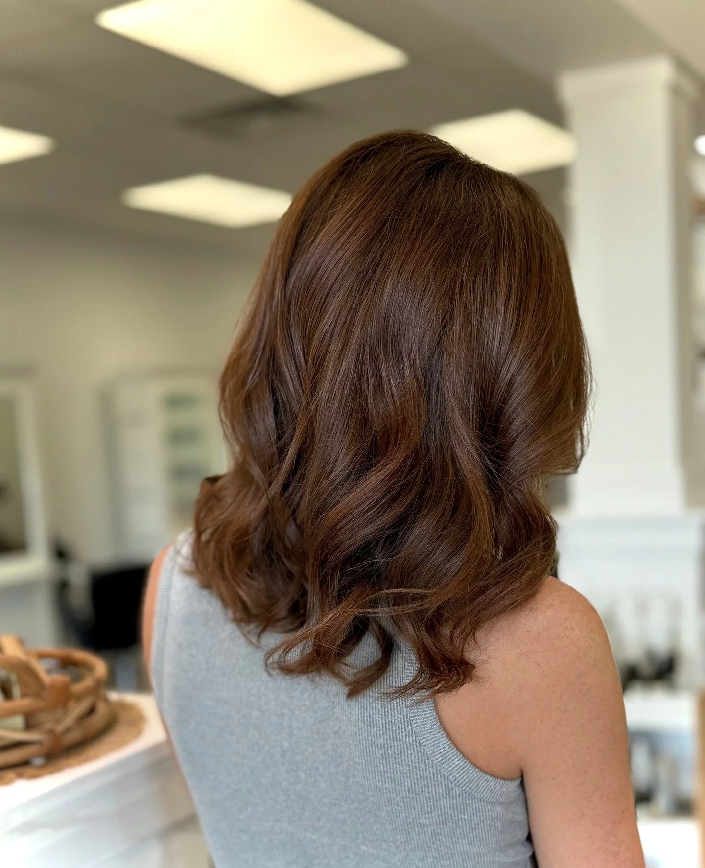 Autumn reds are here. Kadie created this rich, dimensional shade that shines with depth and warmth, perfect for the season.⁠
⁠
Red hair reflects light differently than any other color, making it look vibrant and full of movement in every setting. Wit