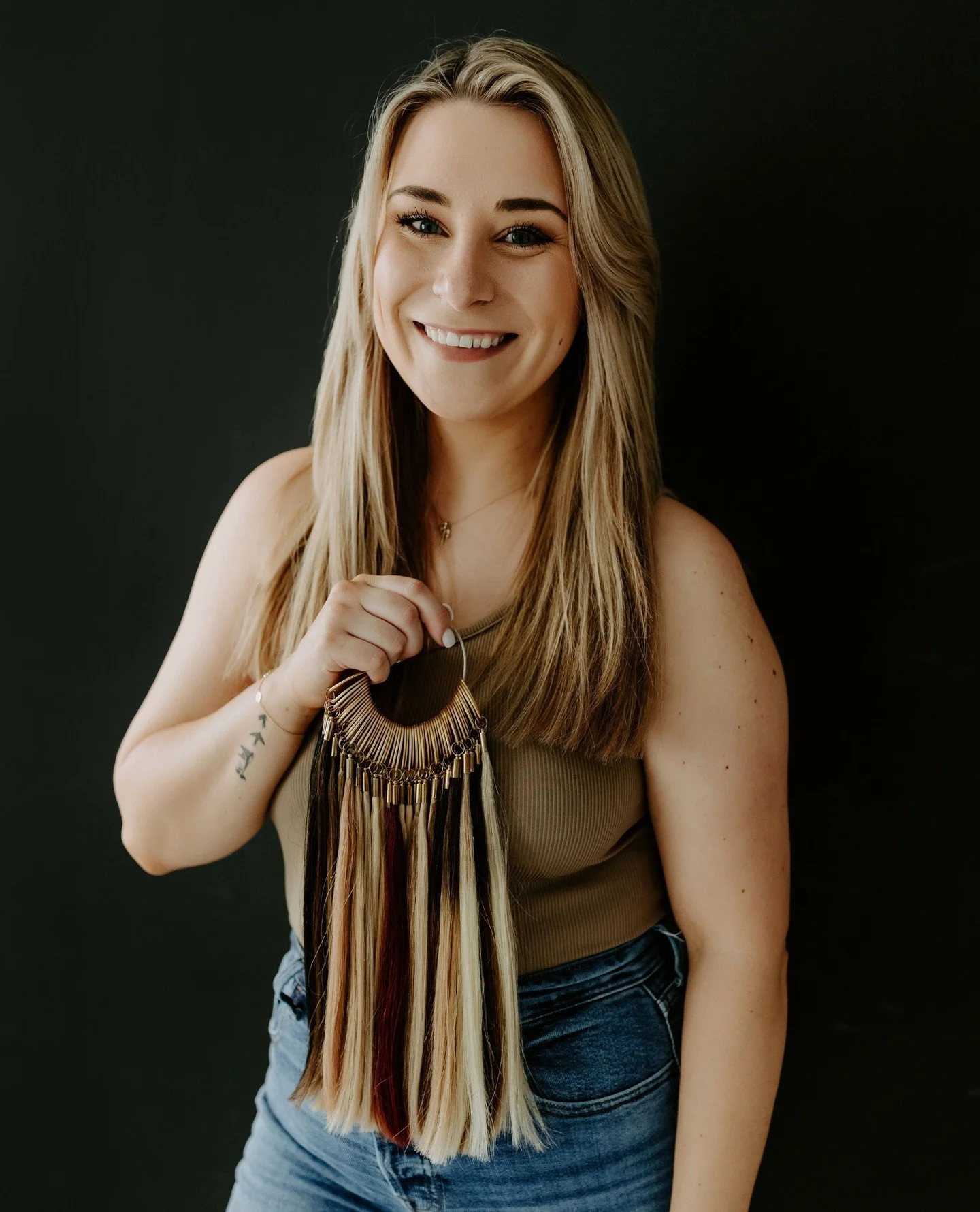 Tell us your superpower&hellip; without telling us your superpower.⁠
⁠
You walk into the room and suddenly everyone&rsquo;s asking,⁠
&quot;Did you get a haircut?&quot;⁠
&quot;Your hair looks SO good!&quot;⁠
&quot;How is your hair that full and smooth