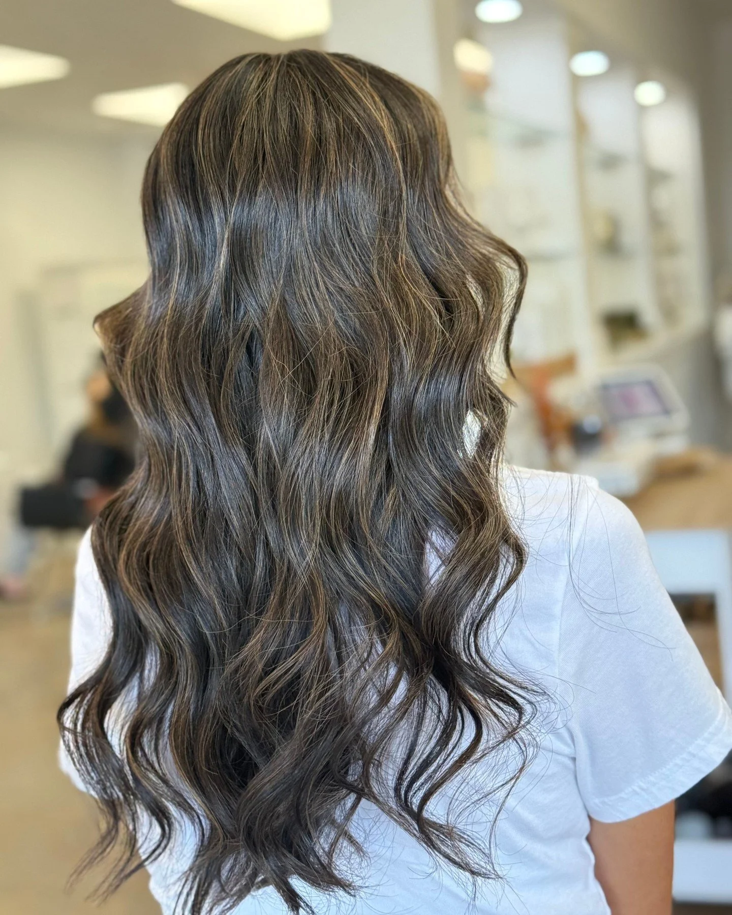 Soft dimension, healthy looking shine, and color that actually lasts.⁠
⁠
We take our time so your hair does not have to recover later.⁠
⁠
Hair | Gigi ⁠
⁠
Tap the link in bio to book.⁠
⁠
Clean Beauty Boutique | New Lenox, IL⁠
#allnutrient #allnutrient