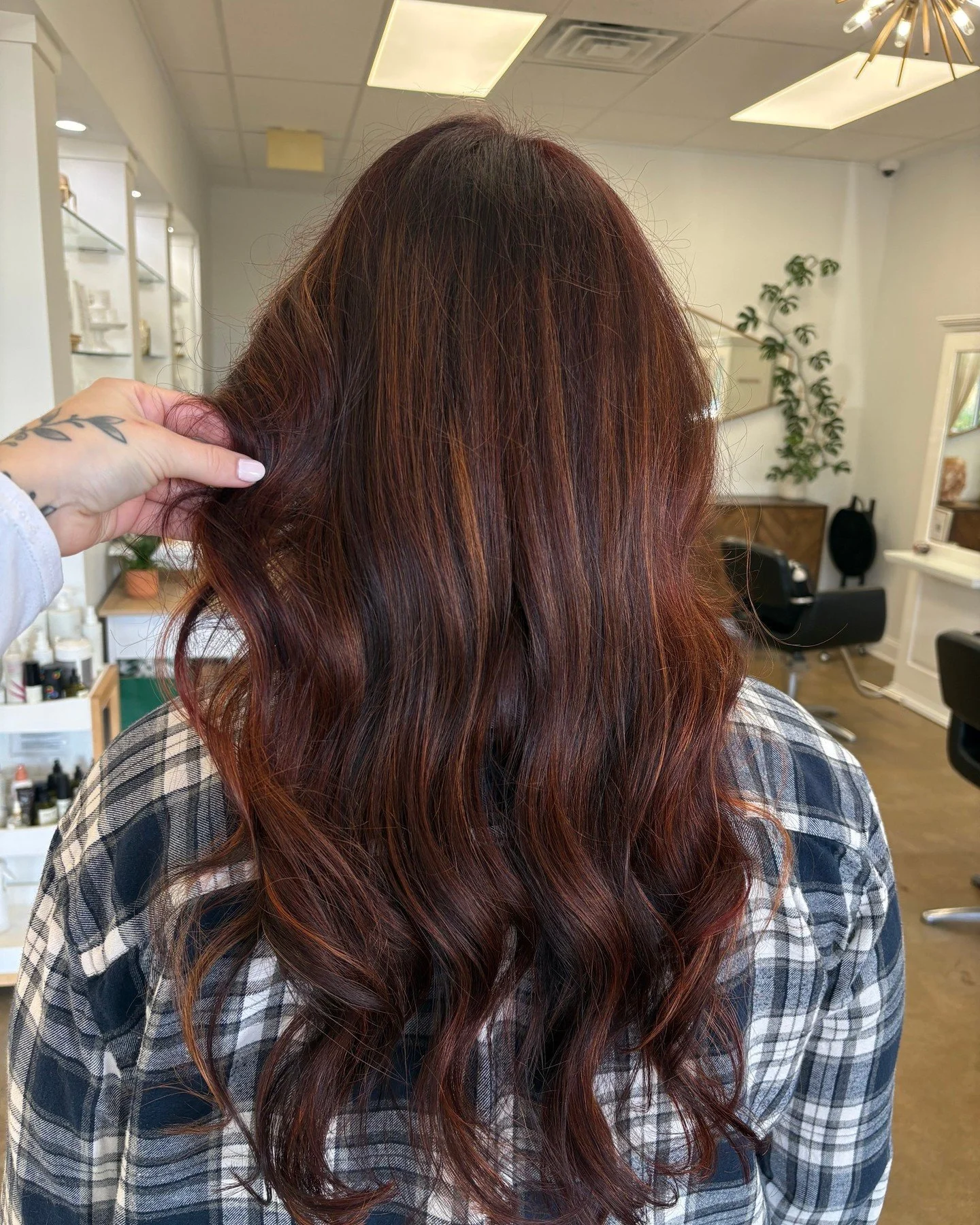 This is your sign to choose hair that feels natural, wearable, and thoughtfully done from every angle.

Hair | Carley 

Clean Beauty Boutique | New Lenox, IL

#allnutrientstylist #newlenox #mokena