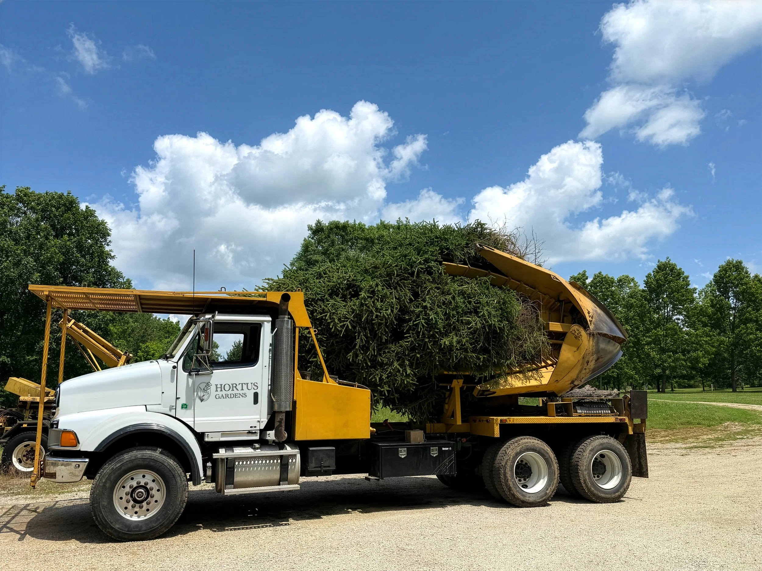 Tree Spade Truck_IMG_7067_Hortus_edited.jpg