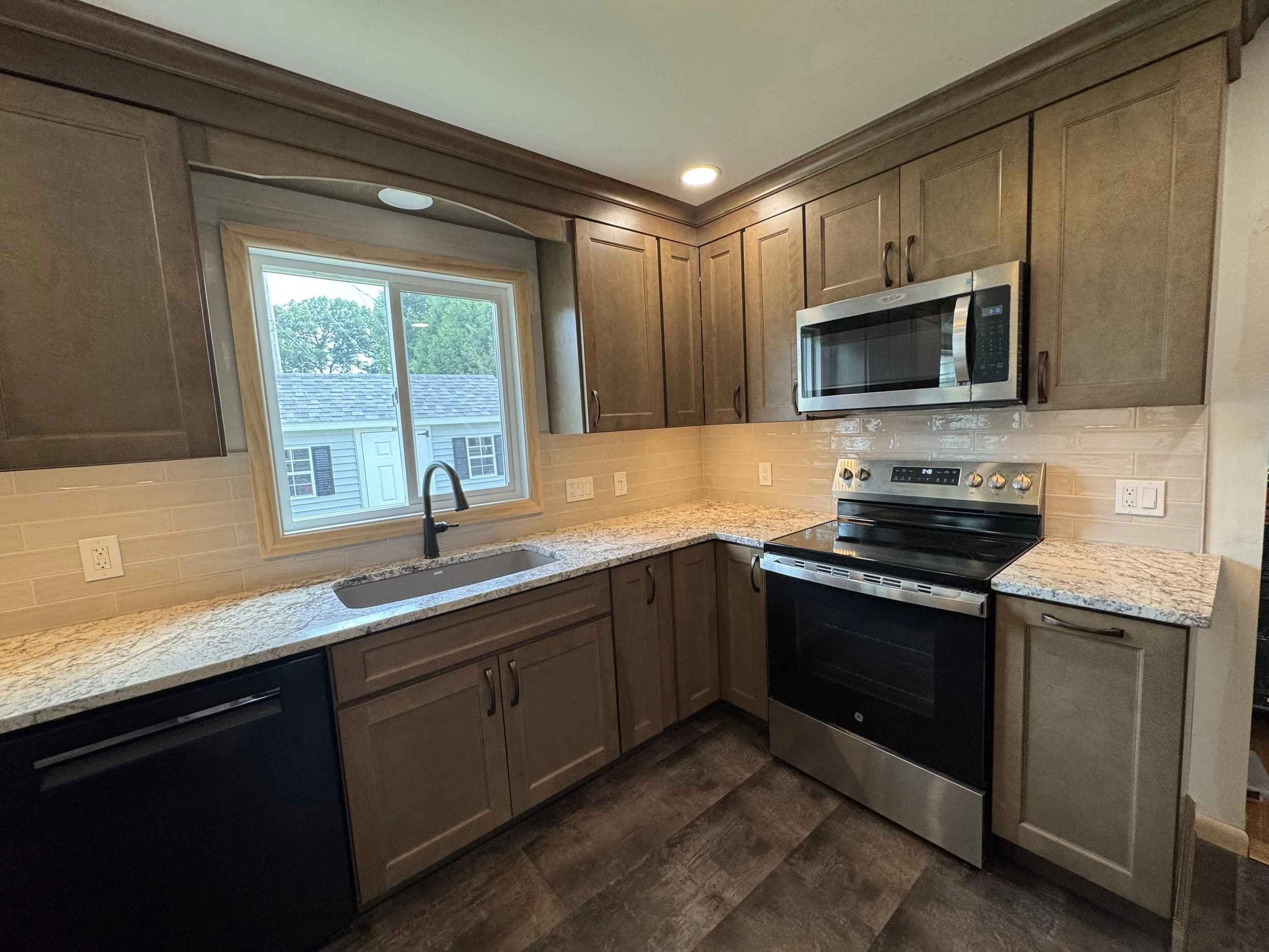 Kitchen Remodel - Spring 2025 - legend cabinetry, MSI Granite countertop, Provenza MaxCore LVT flooring 
