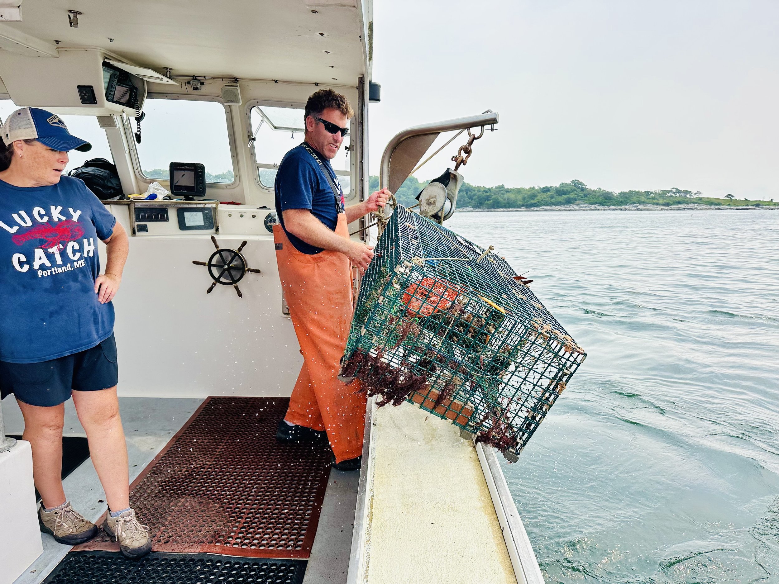 Hauling up a trap using the winch