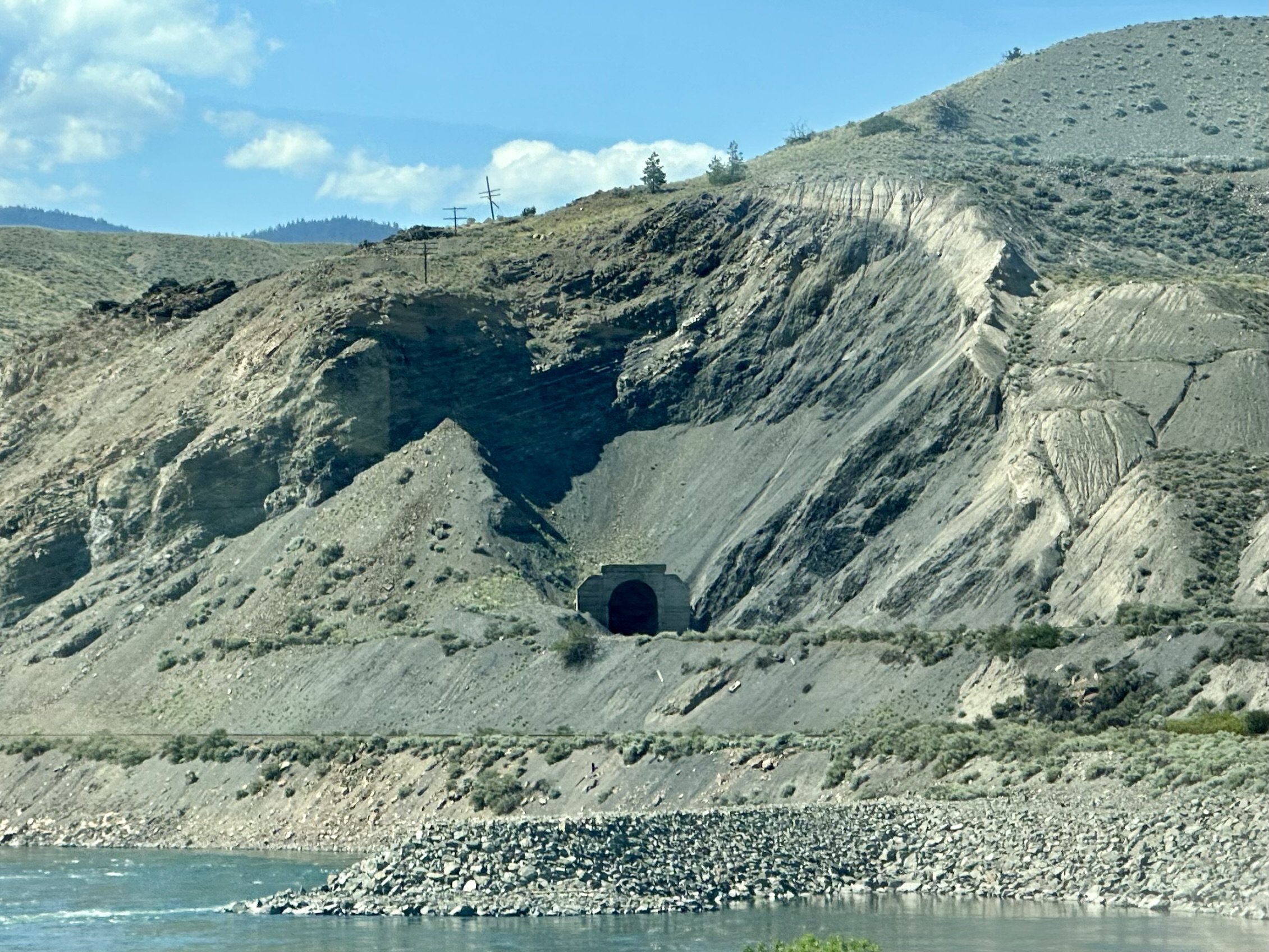 Rail tunnel