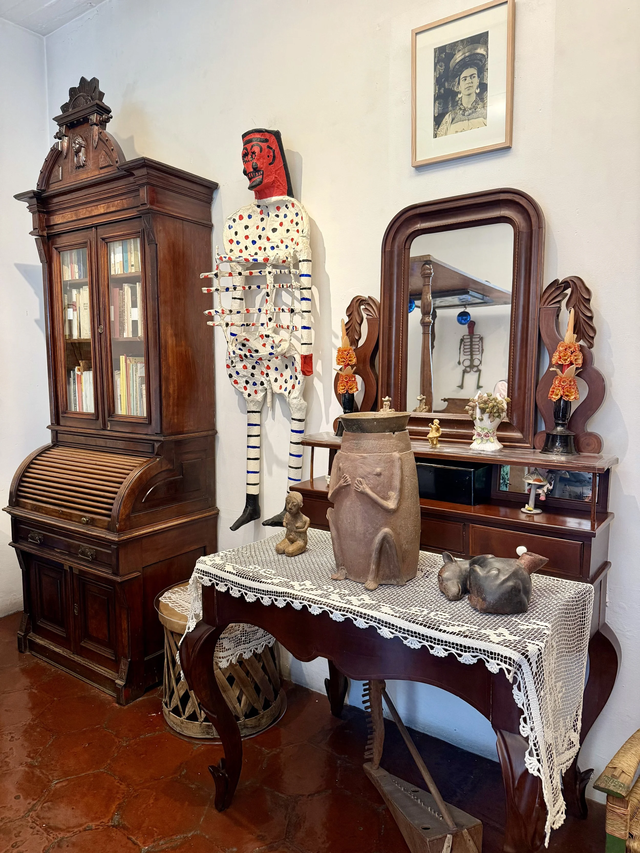 Jar containing Frida's ashes