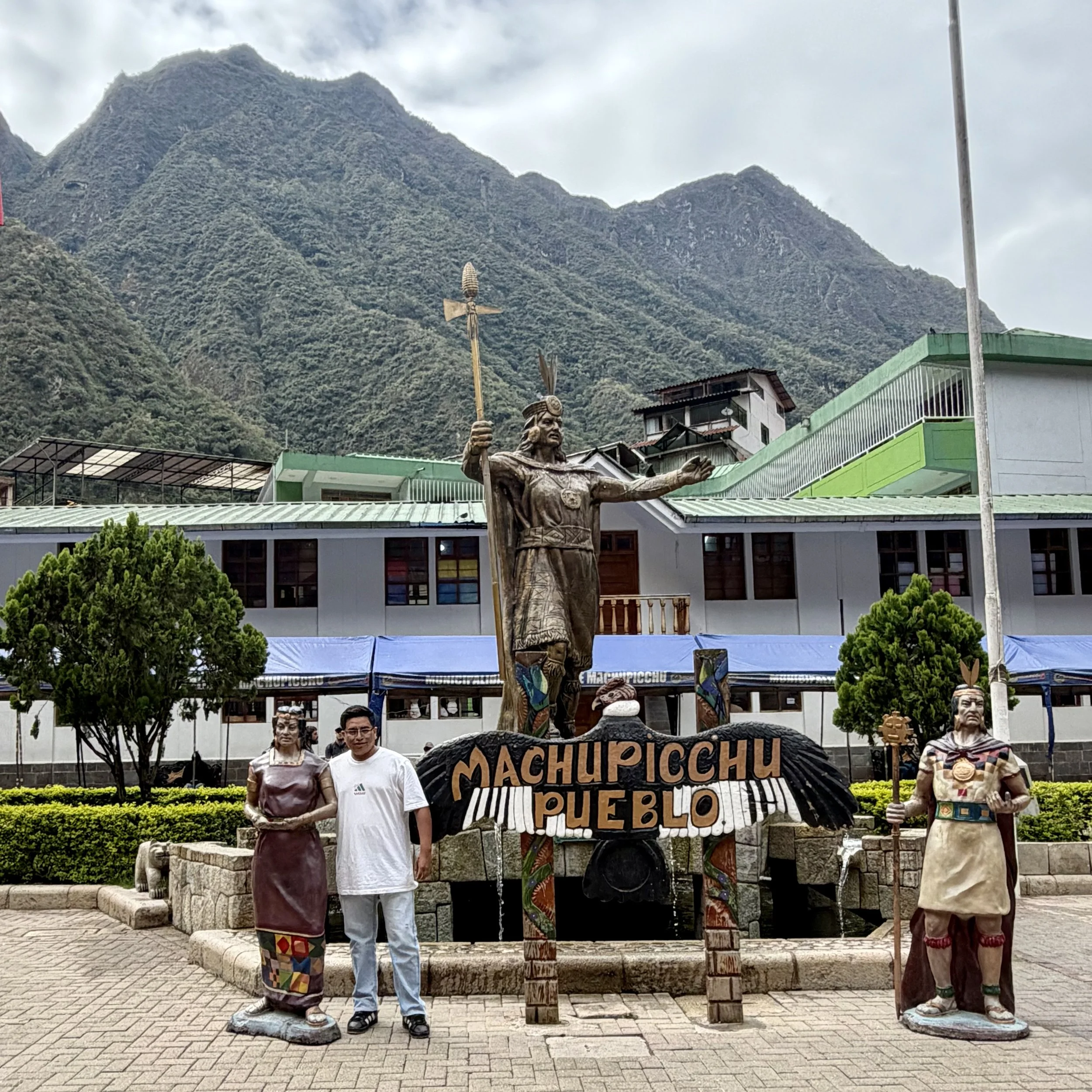 Statue of Pachacútec in main square