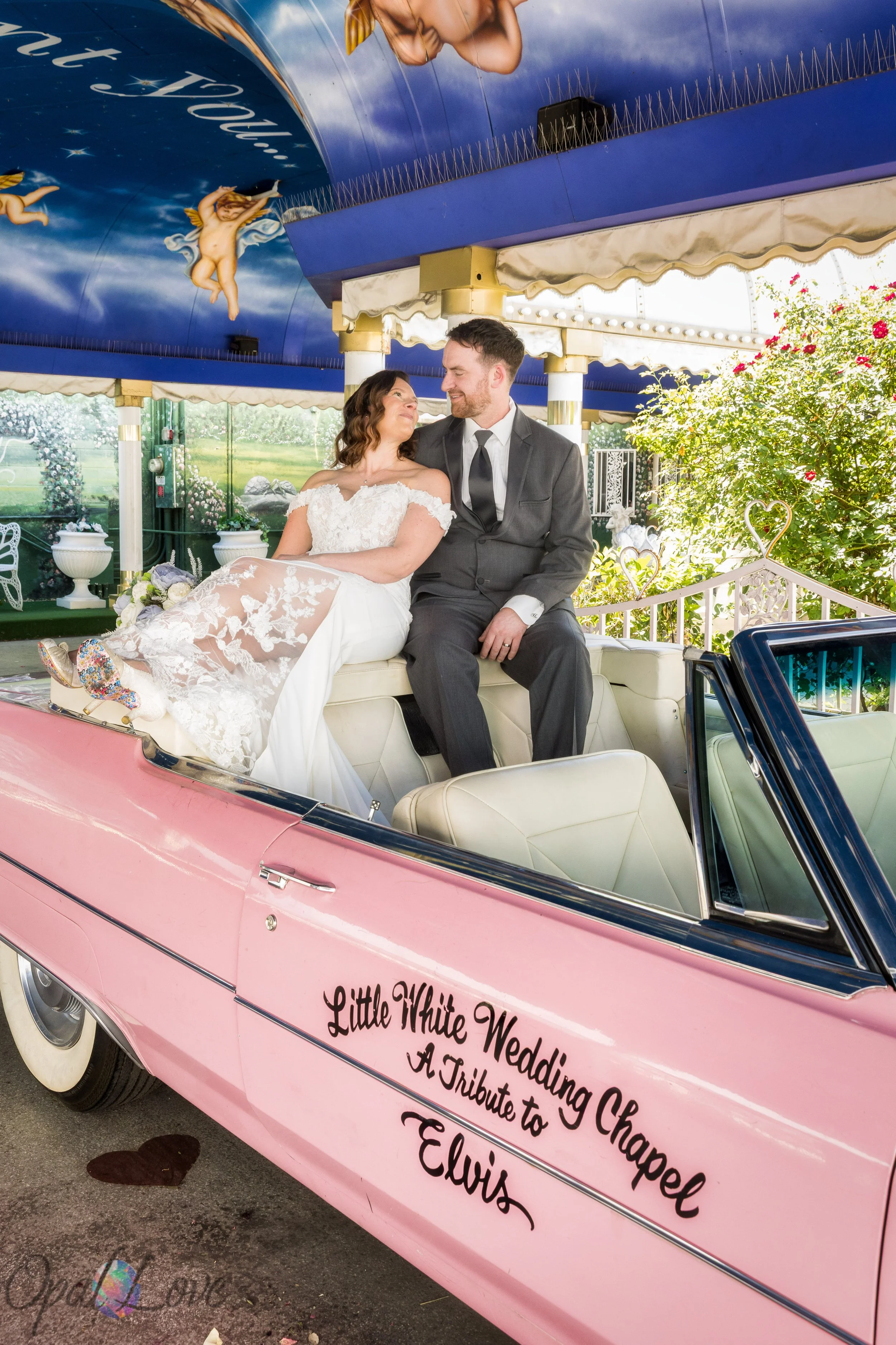 Fun Elvis Wedding at Little White Chapel in Las Vegas
