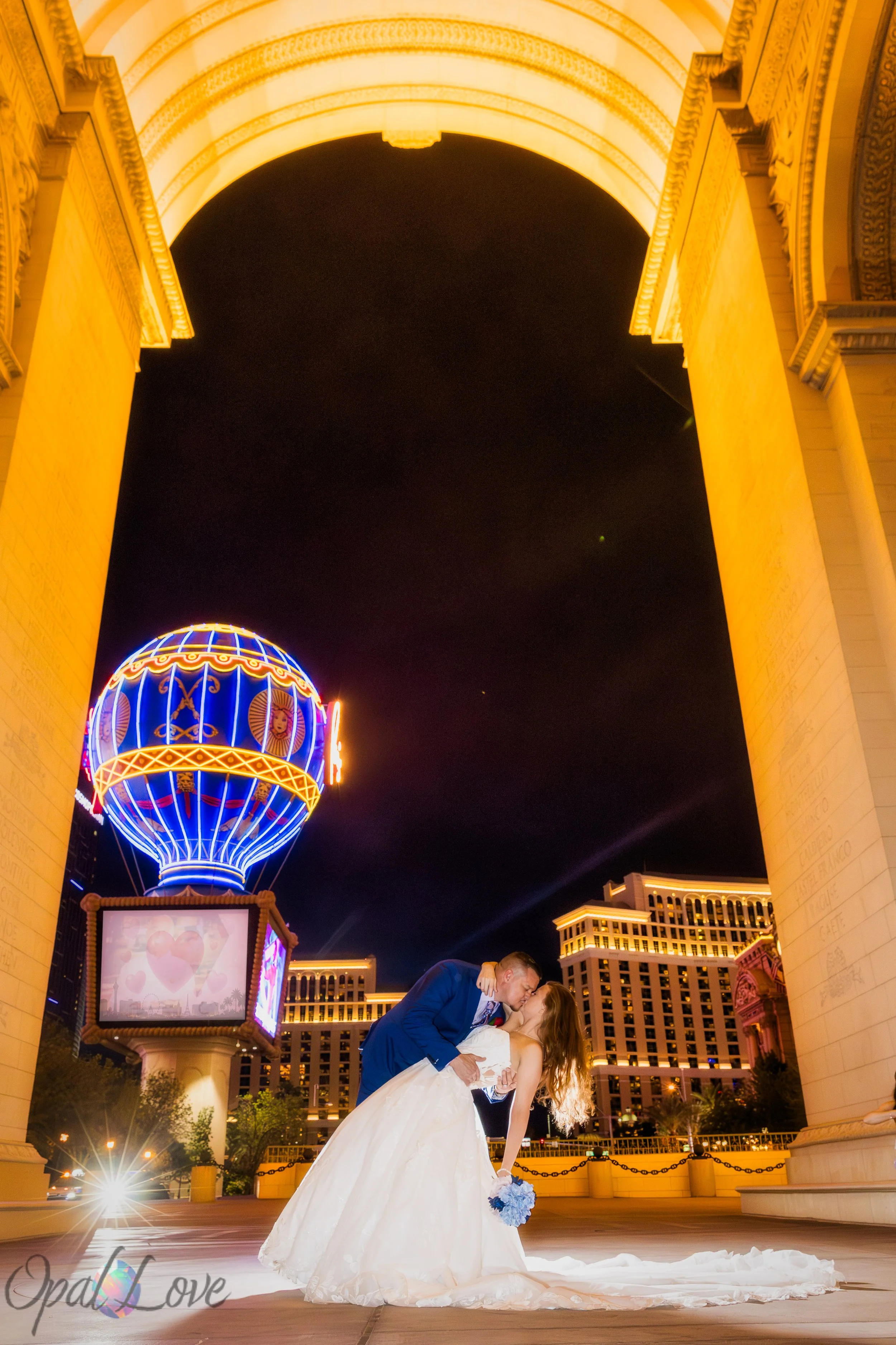 Romantic Night Photo Tour at Bellagio and Paris Las Vegas