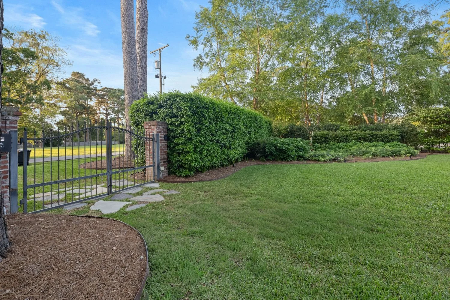 Flora_Standford_Avenue_Residence_21.jpg