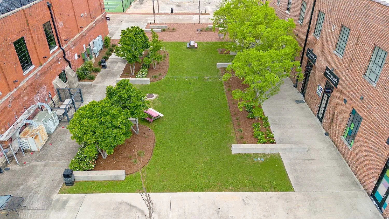 Commercial landscape maintenance Electric Depot Denham spring, LA