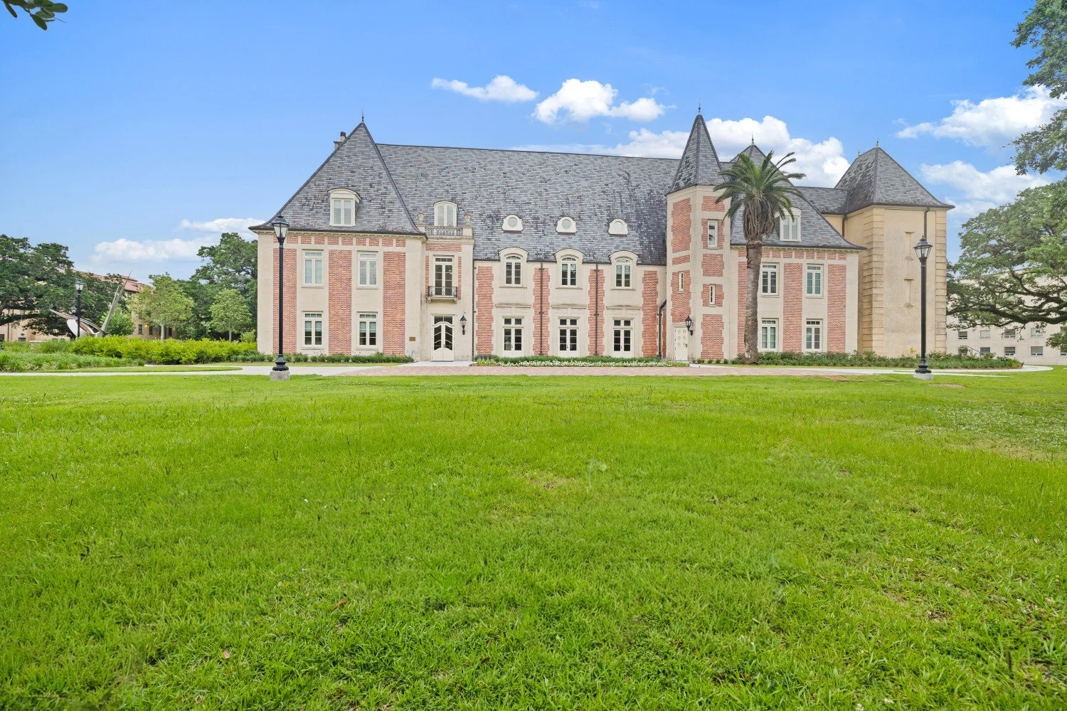 Flora_FrenchHouse_BatonRouge_21.jpg