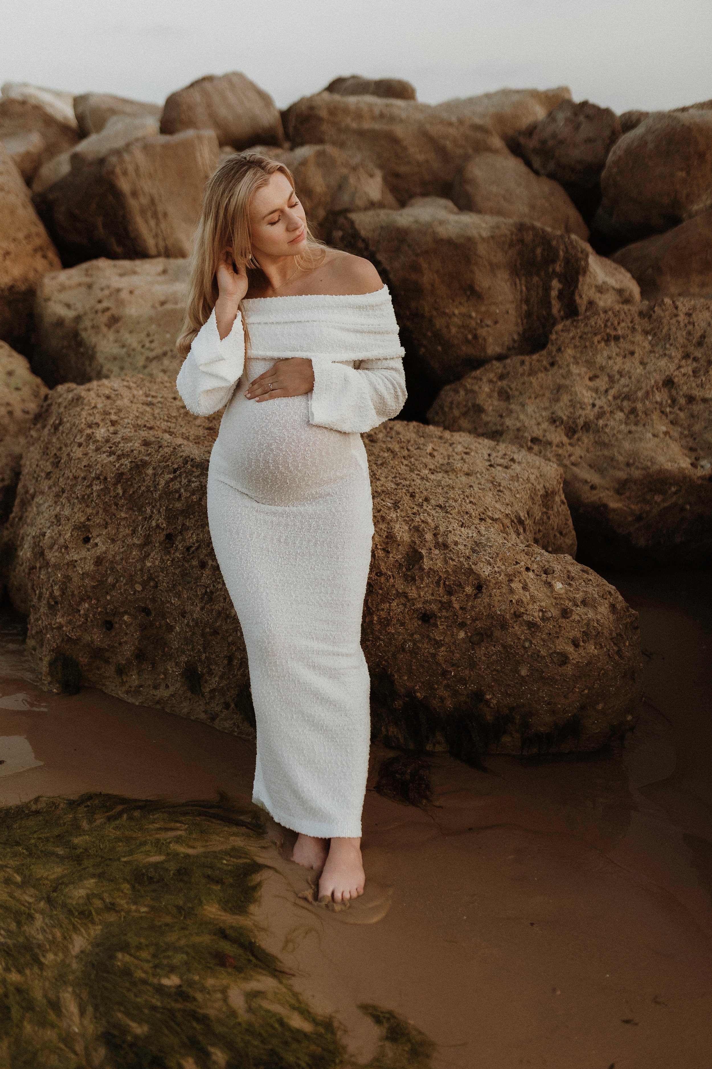 Natural maternity photographer in Southampton