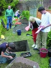 Hunt the Saxons: An Experiment in Community Archaeology