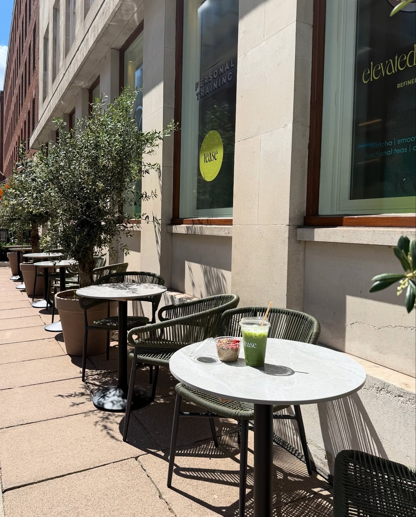 We&rsquo;re so excited to announce that we officially have outdoor seating at our Mayfair branch 💛

Grab your bestie &amp; a matcha &amp; enjoy the summer vibes in London 🍵✨

📍32 Grosvenor Square, W1K 2HJ