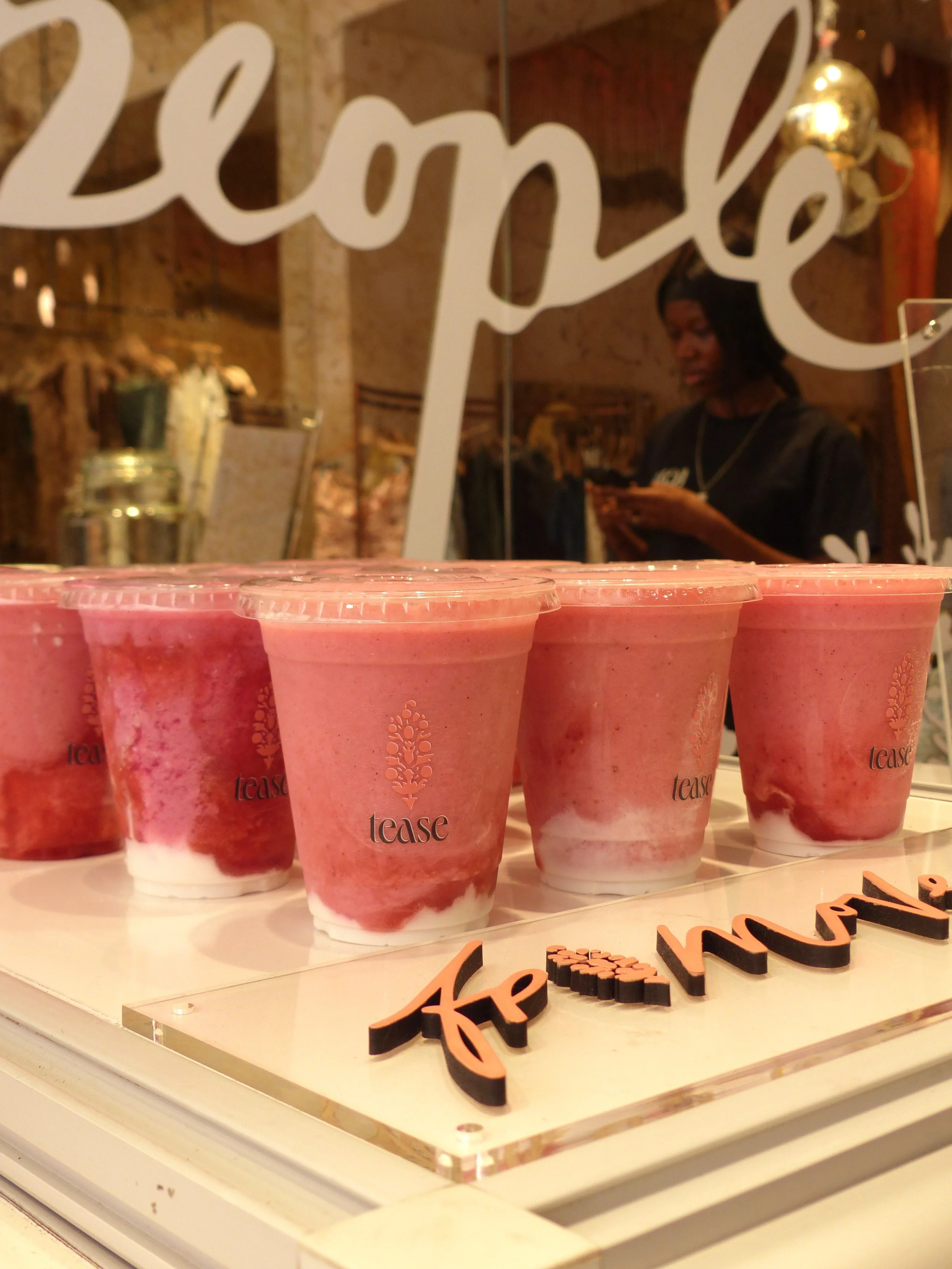 We were so excited to cater for Free People’s run club, hosted by Mary McCarthy, serving our Glow Getter smoothie in their Notting Hill store with our co-branded cart.