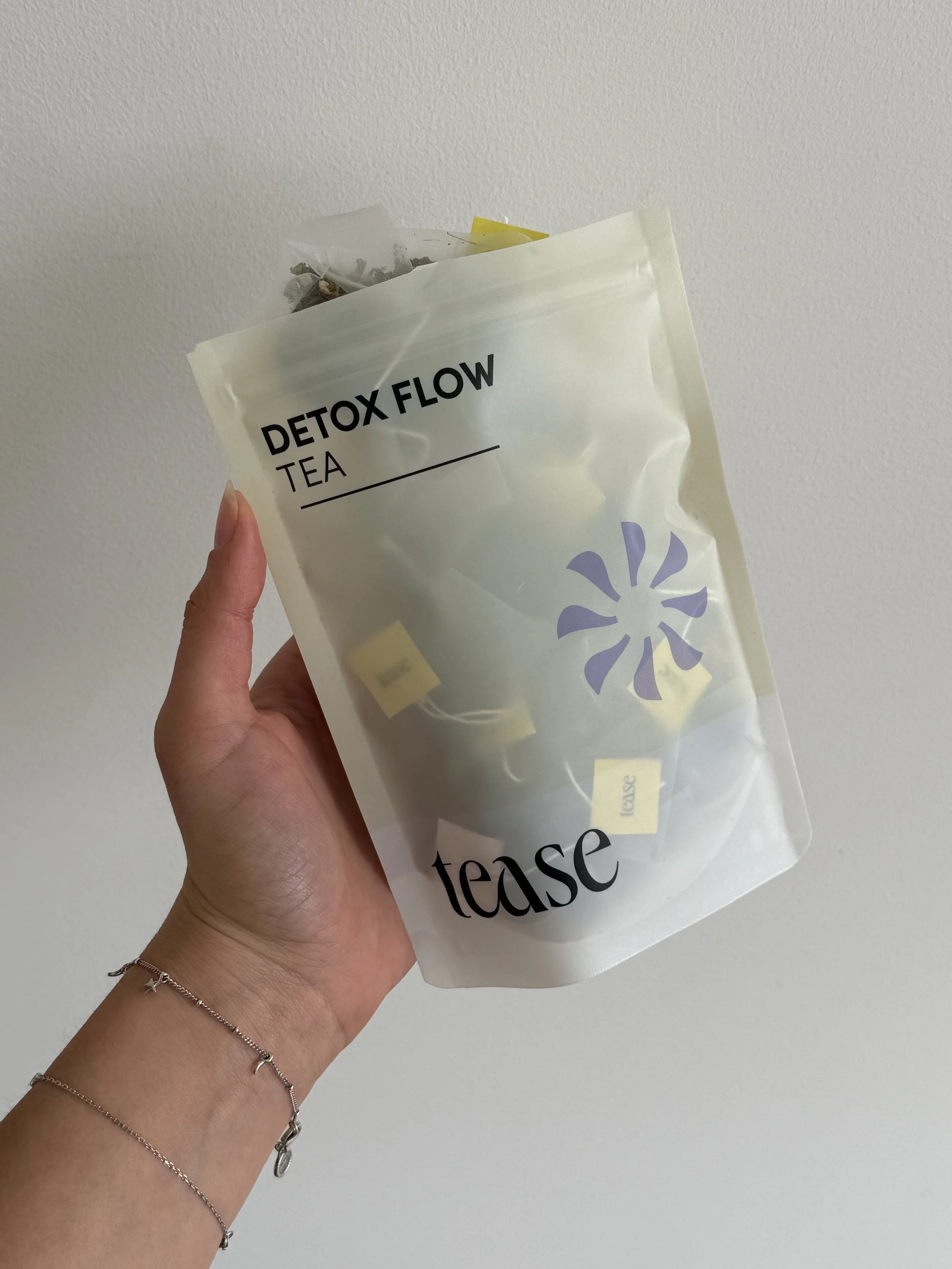 defox flow tea pouch