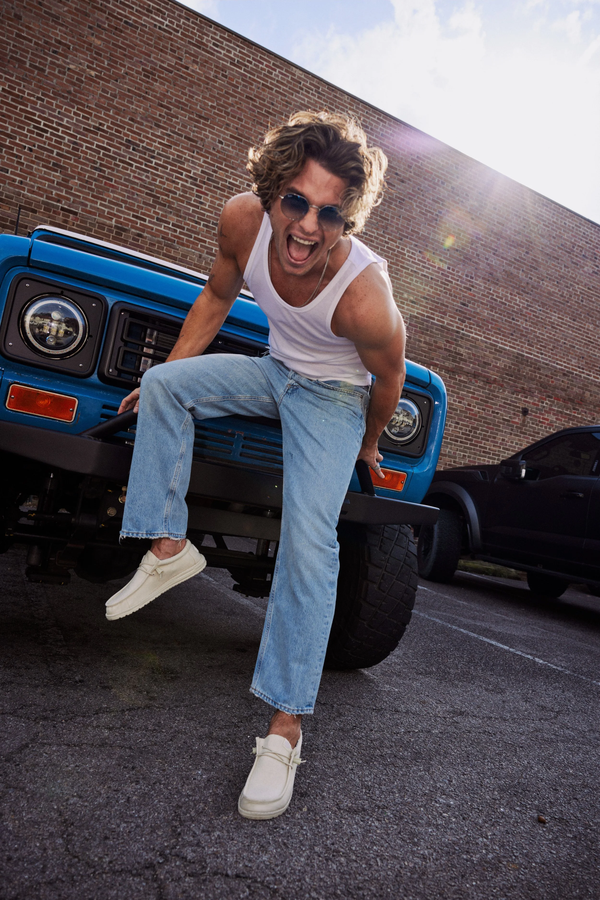 SS24_Wally_Canvas_Stone-White_ 40700-1KA_627.jpeg