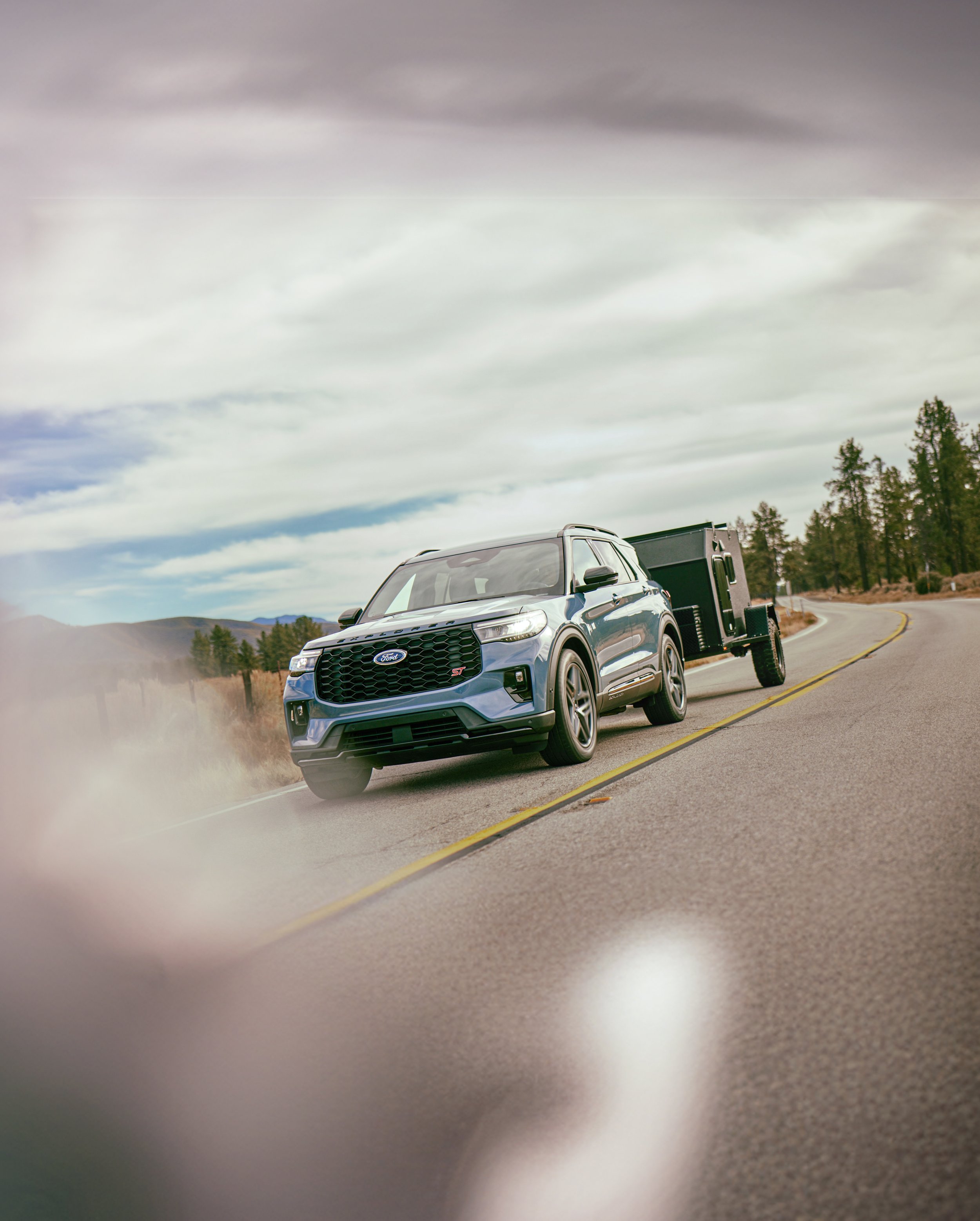231217_FORD_A_D2_08_Explorer_Blue_ST_Road_0764_BETAv.jpg