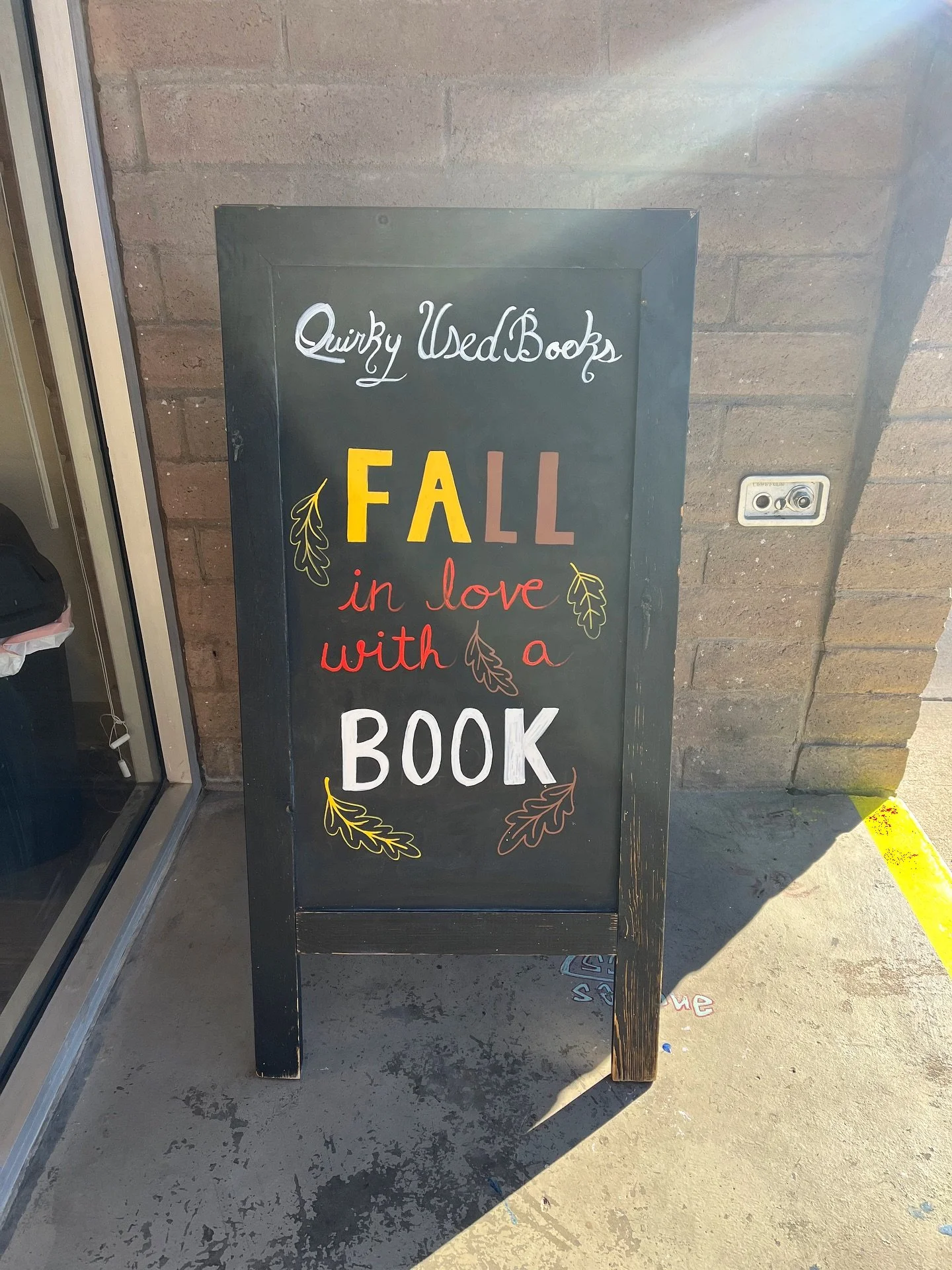 Fall in love with a book this season! Whether you like cozy mysteries or snuggling up with a fascinating read, find all your used book needs here at Quirky📖🍁

#fall #books #bookstore #supportlocal