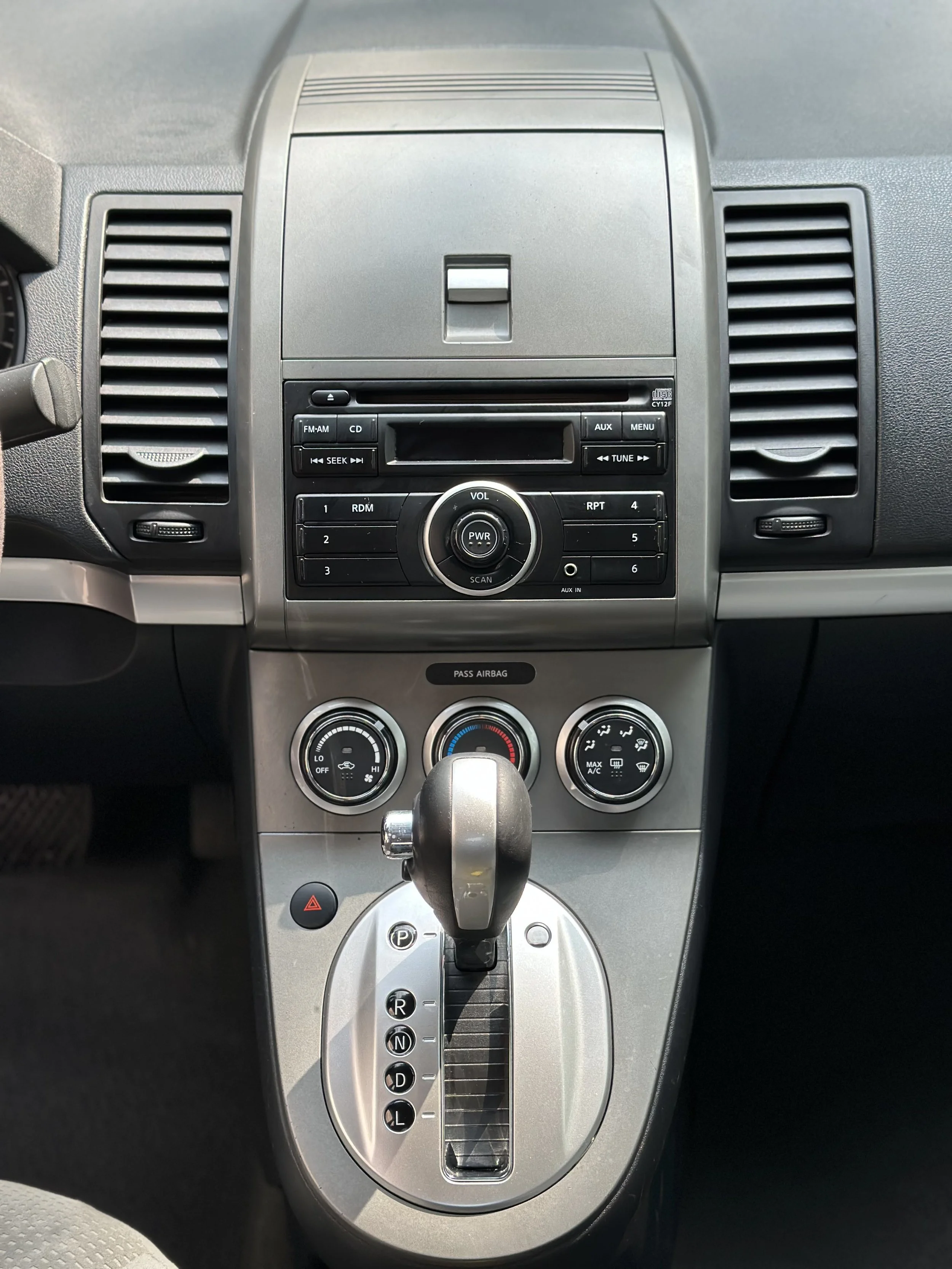 nissan sentra middle.jpg