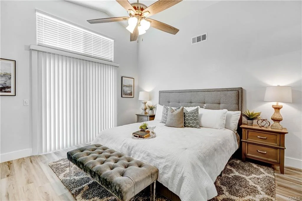 modern master bedroom 1.JPG