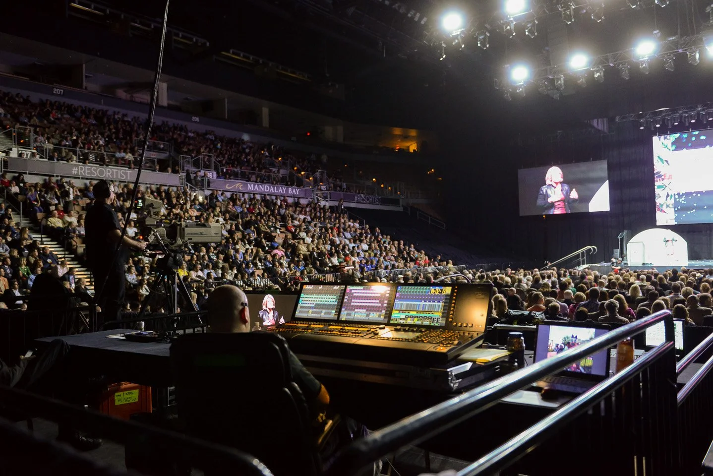 Lisa Bodell Speaking -large audience_arena.JPG