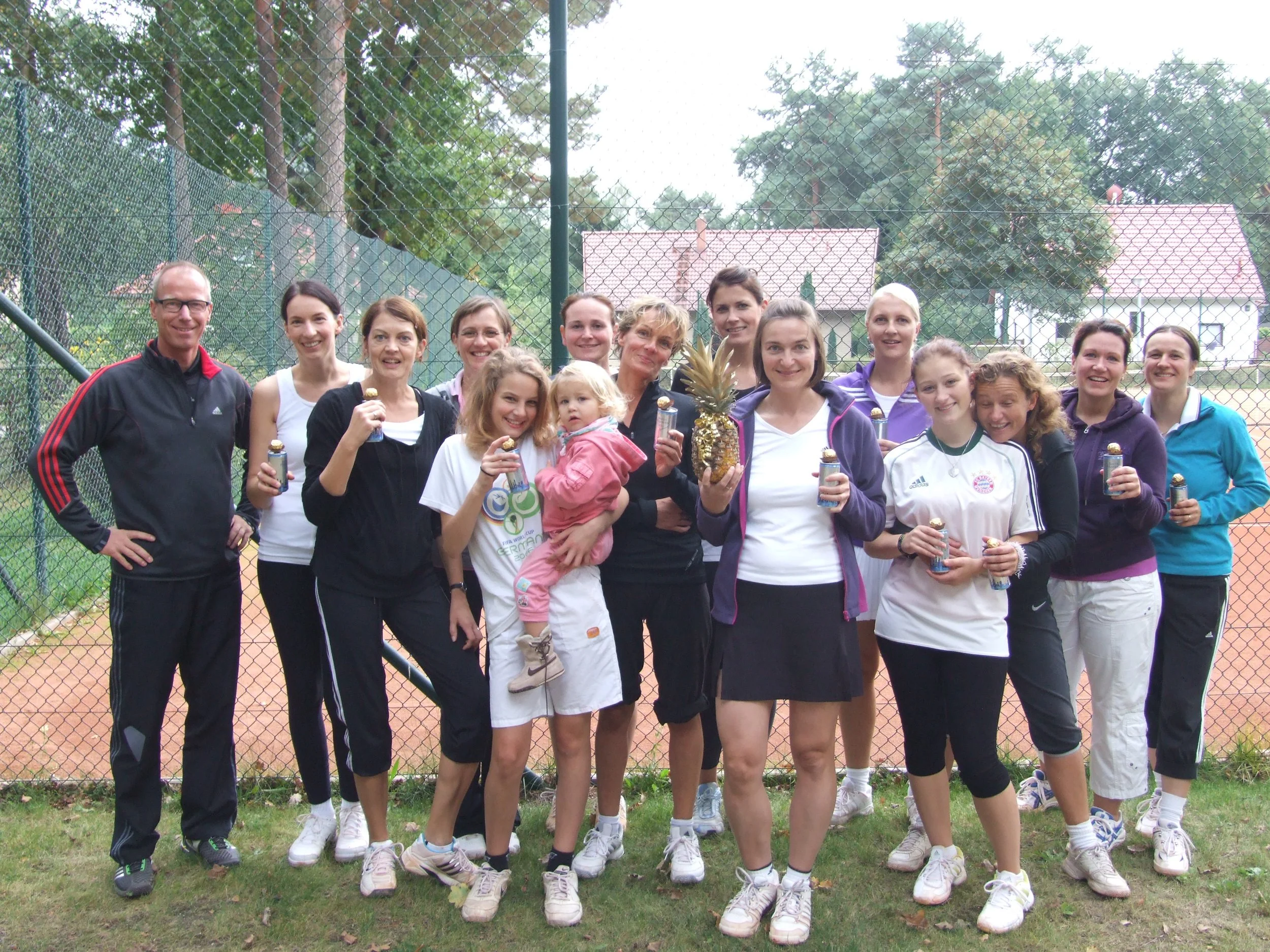 Damenrunde mit Cheftrainere959.JPG