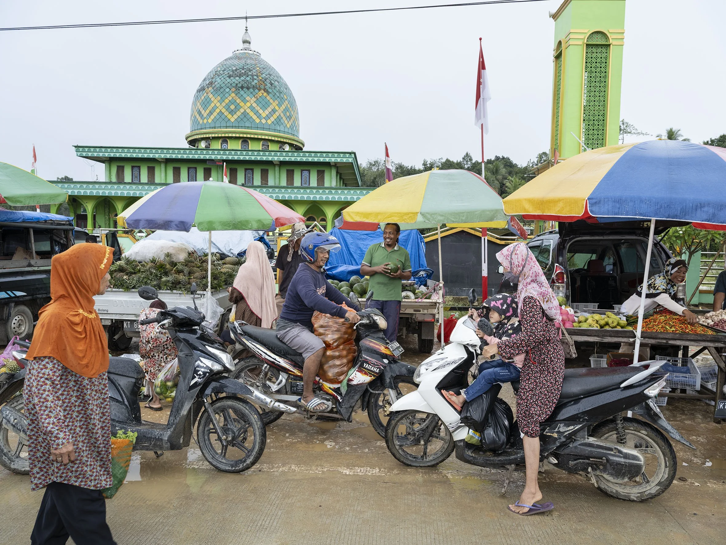 Market in Sukaraja, Sepaku. August 31, 2022