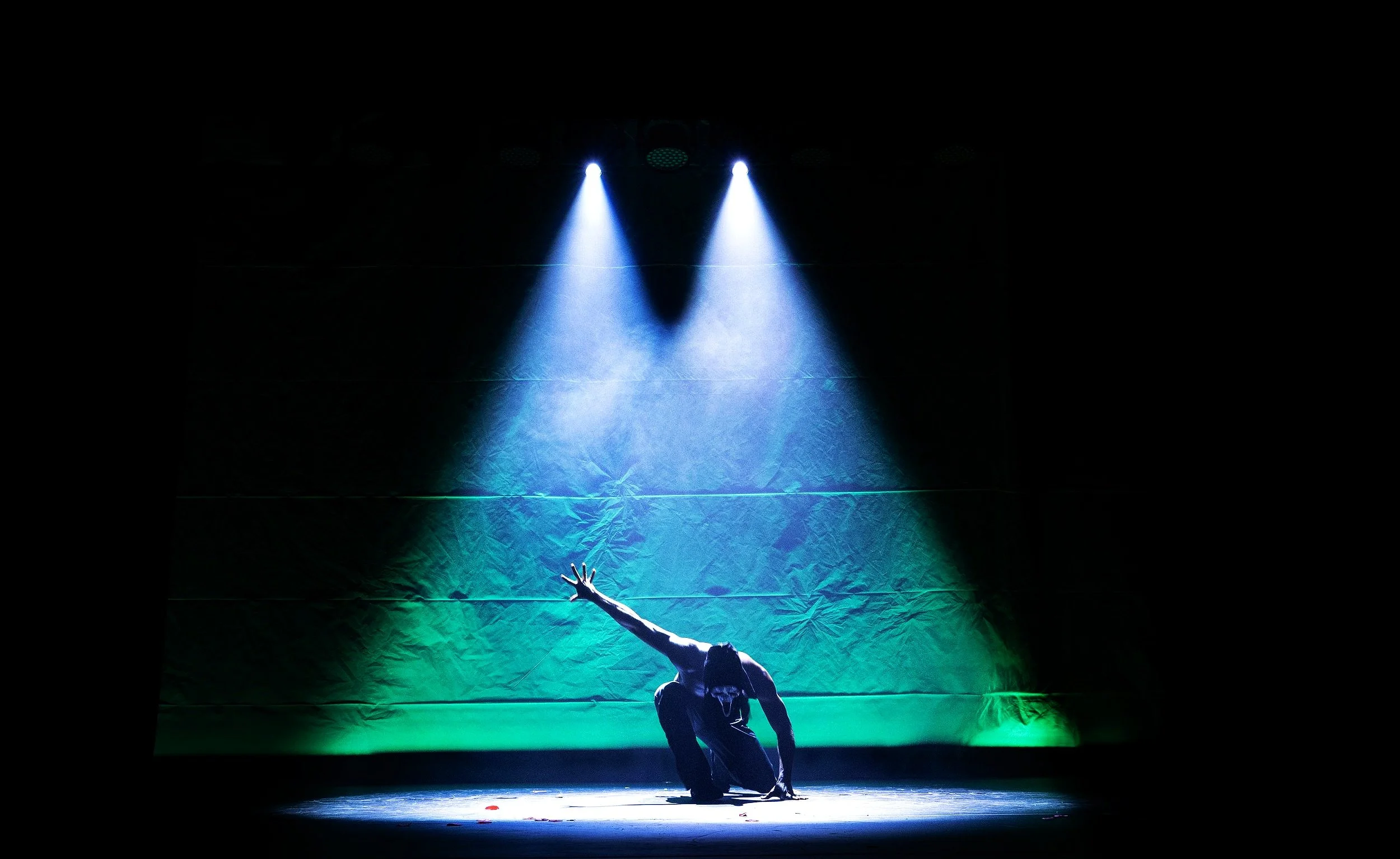 Dance+off+-+Ghostface+down+lights.jpg