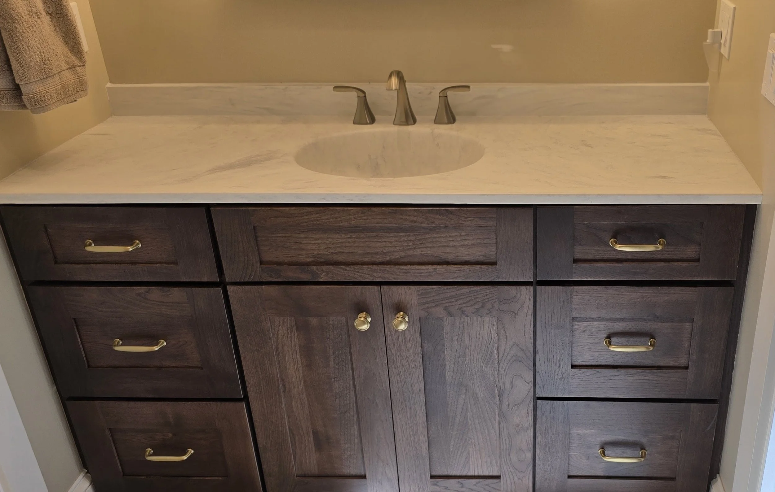 Primary Suit Vanity - Hickory in Caraway