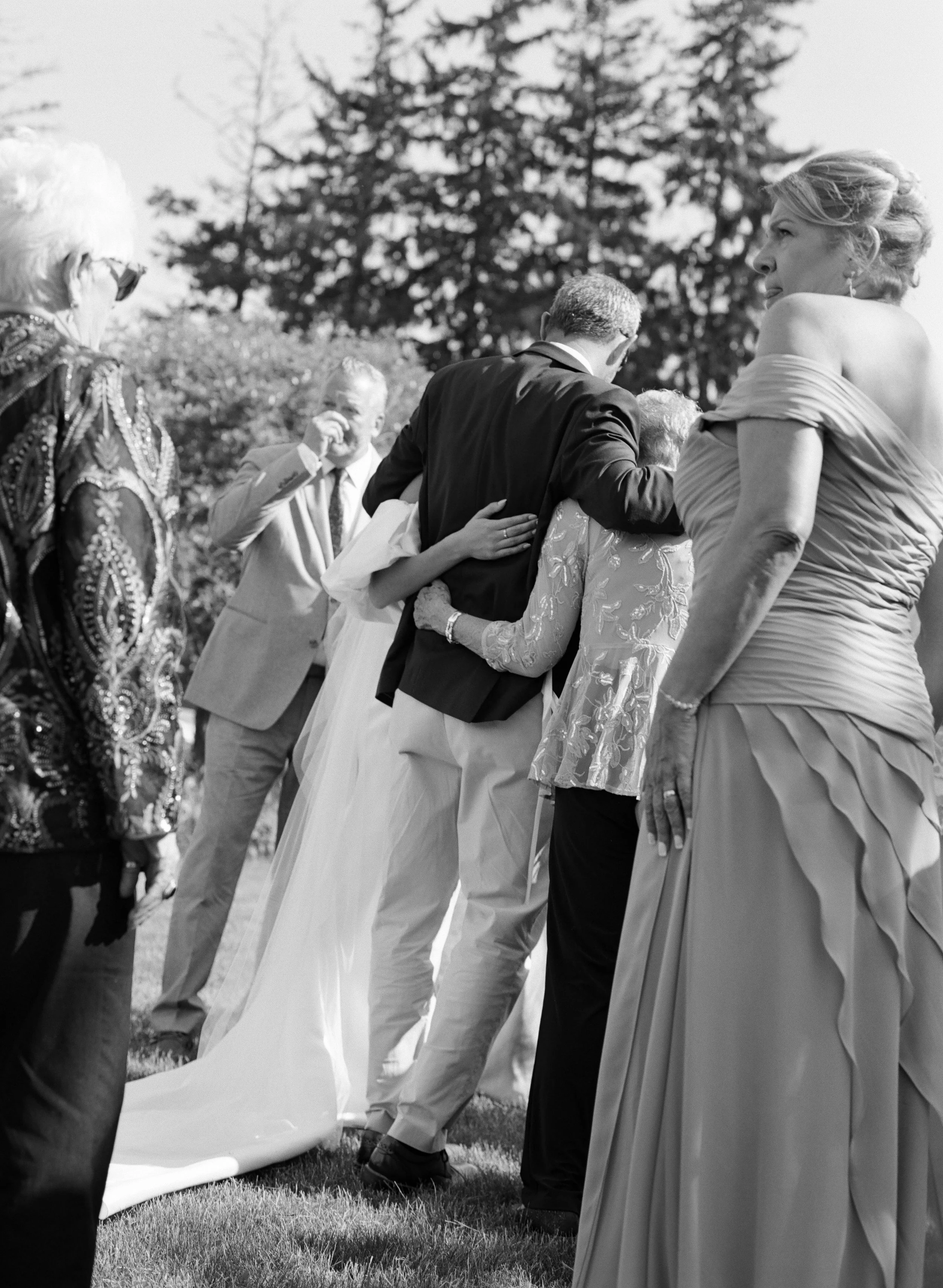 Avery+Brad_WeddingDay-000322590009-2.jpg