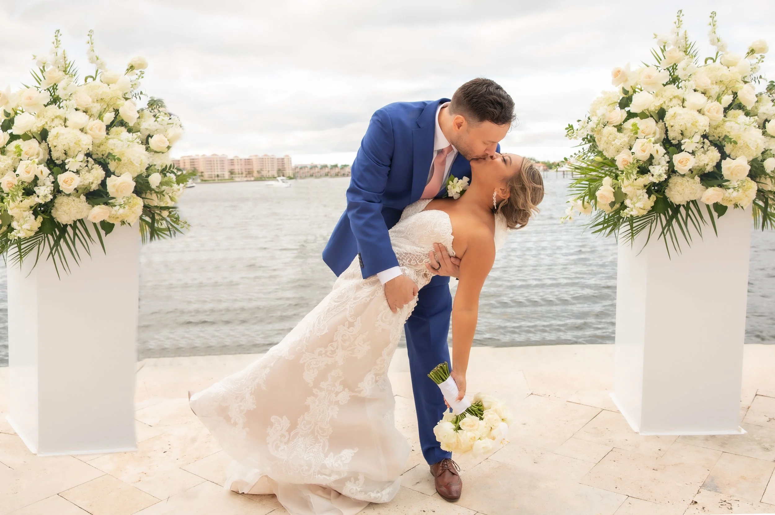 How to Find Affordable &amp; Stellar Wedding Photographers