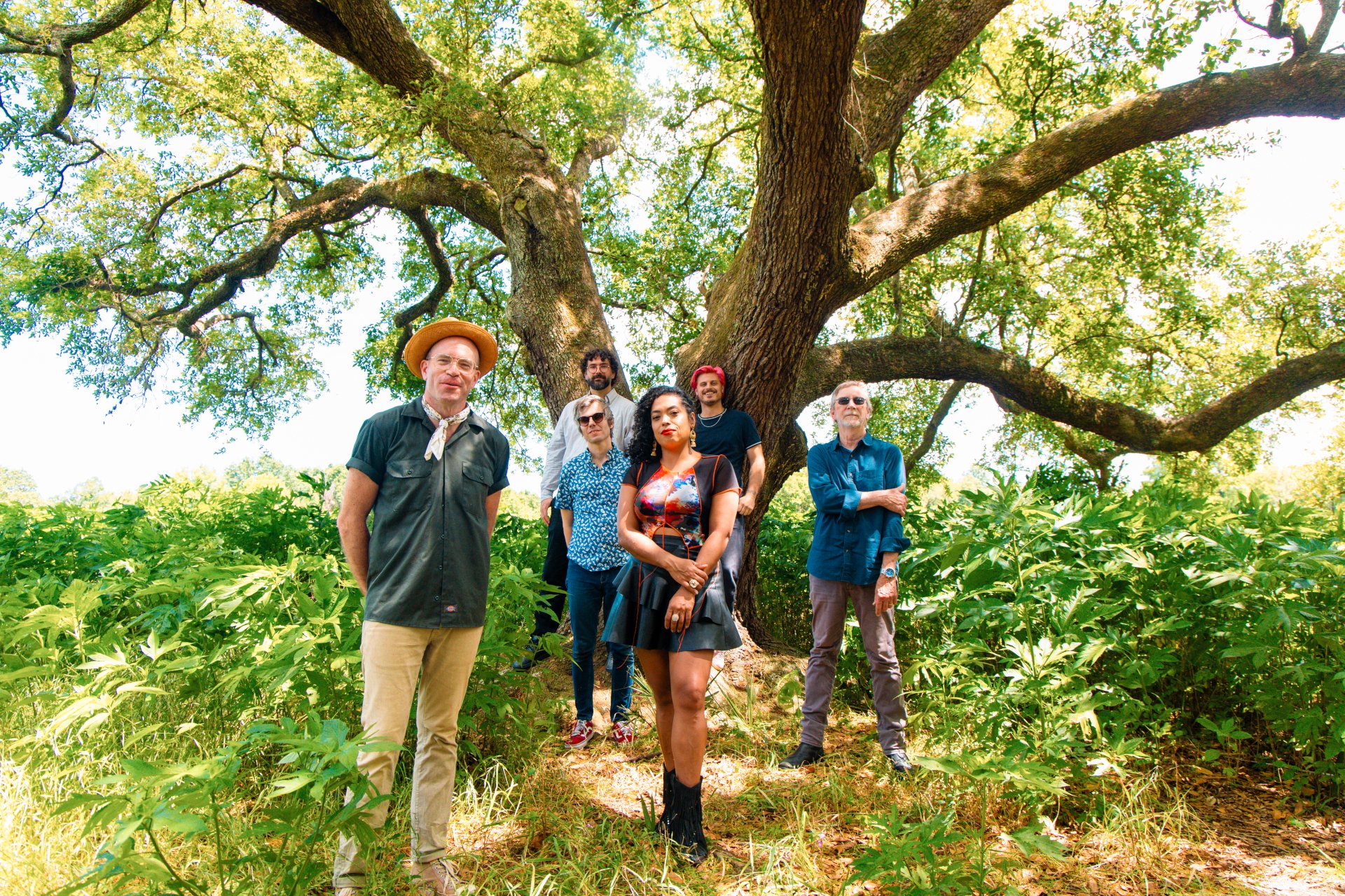 Charlie and The Tropicales feat. Mireya Ramos