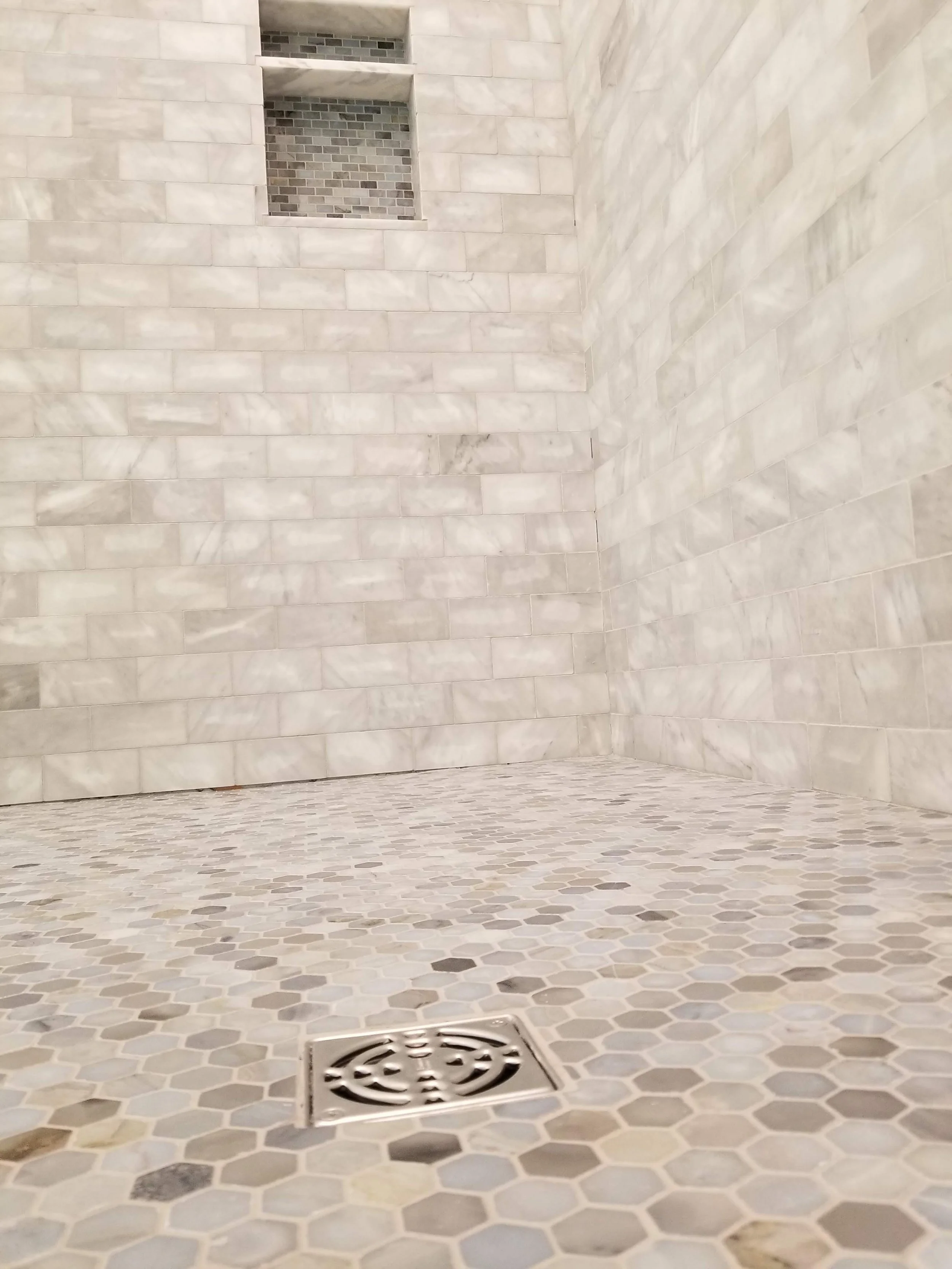 Curbless Shower with Custom Niche