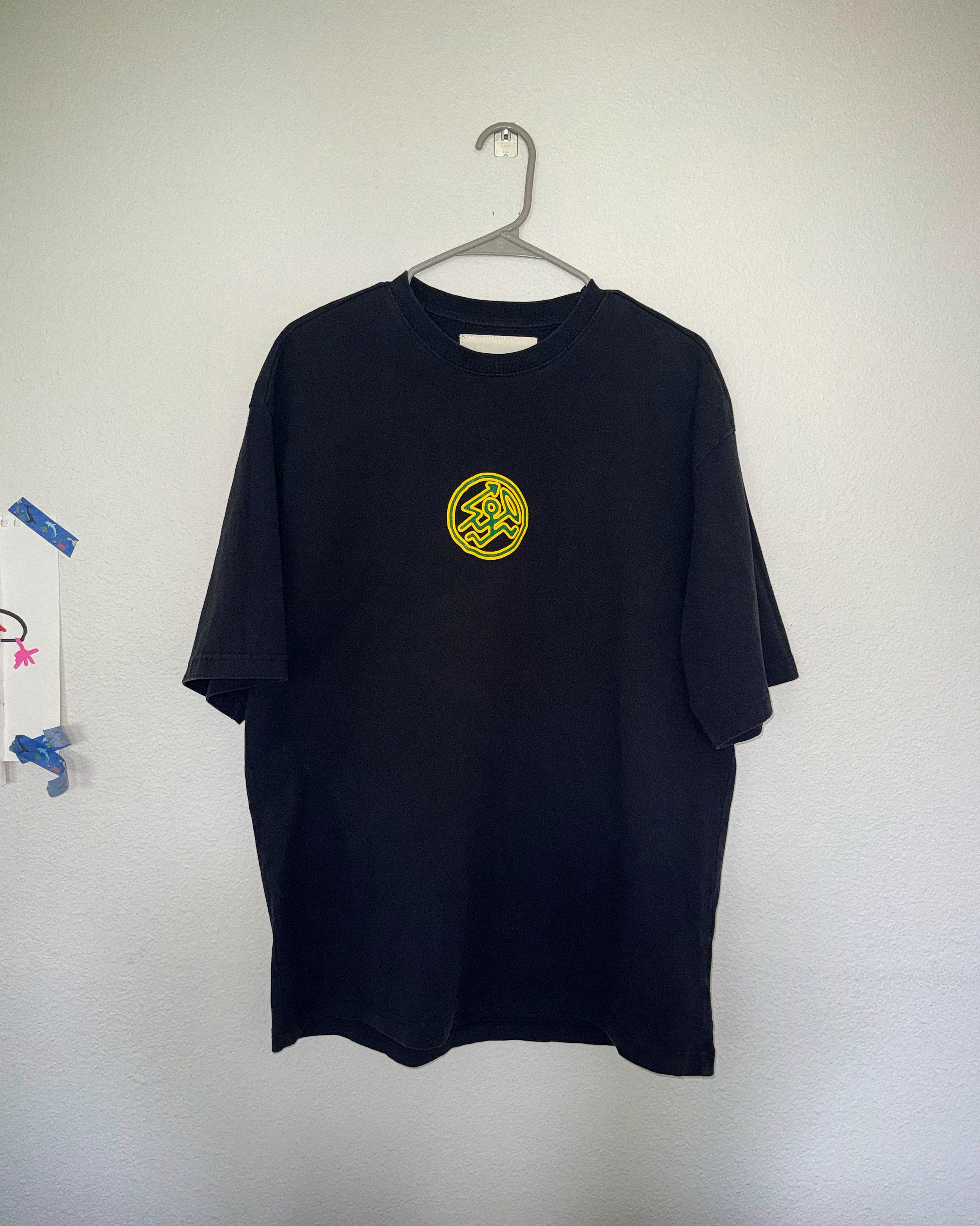 SPEARHEAD LOGO T-SHIRT BLACK