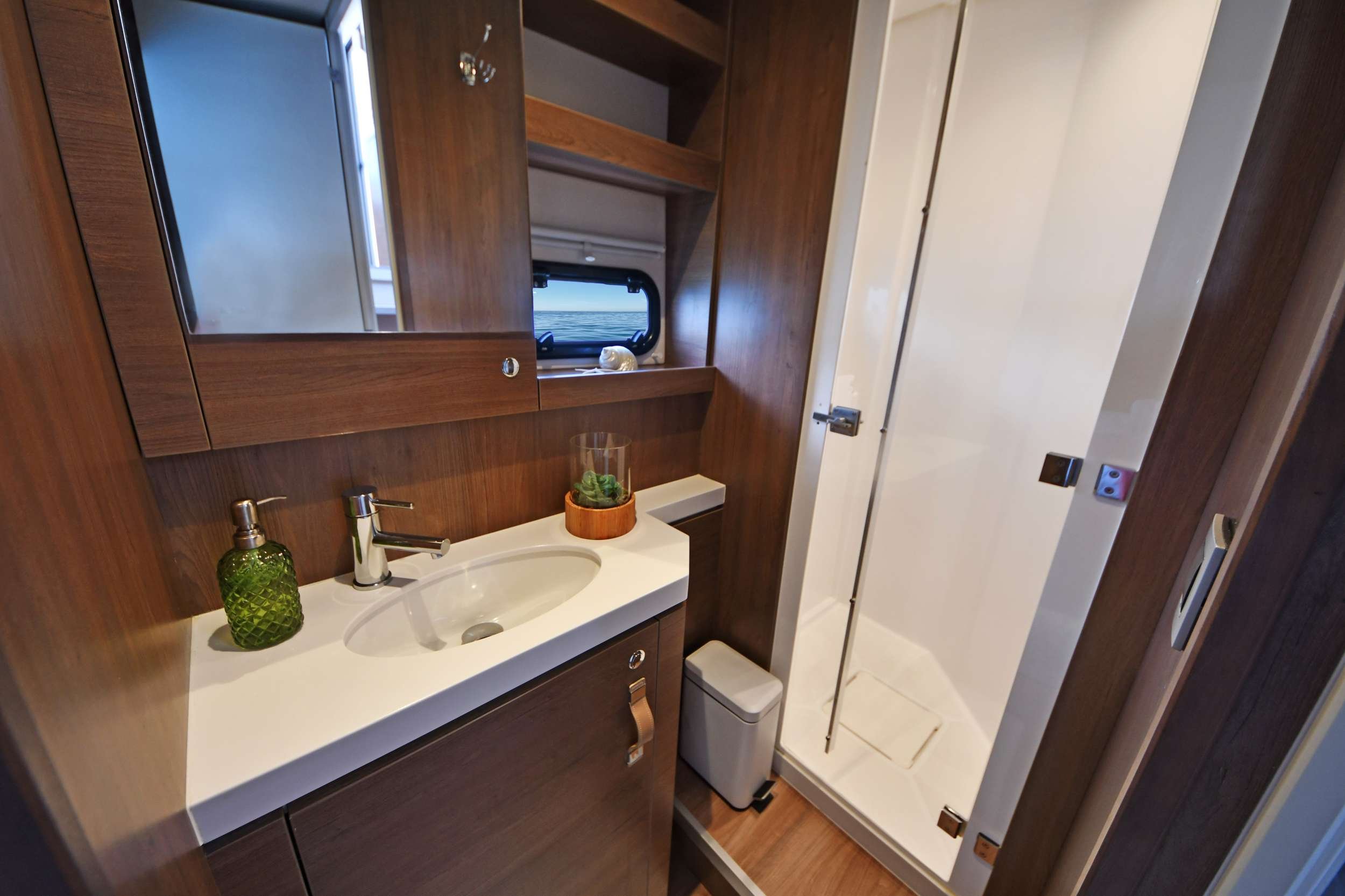 Cabin-Port-Aft-Head.jpg