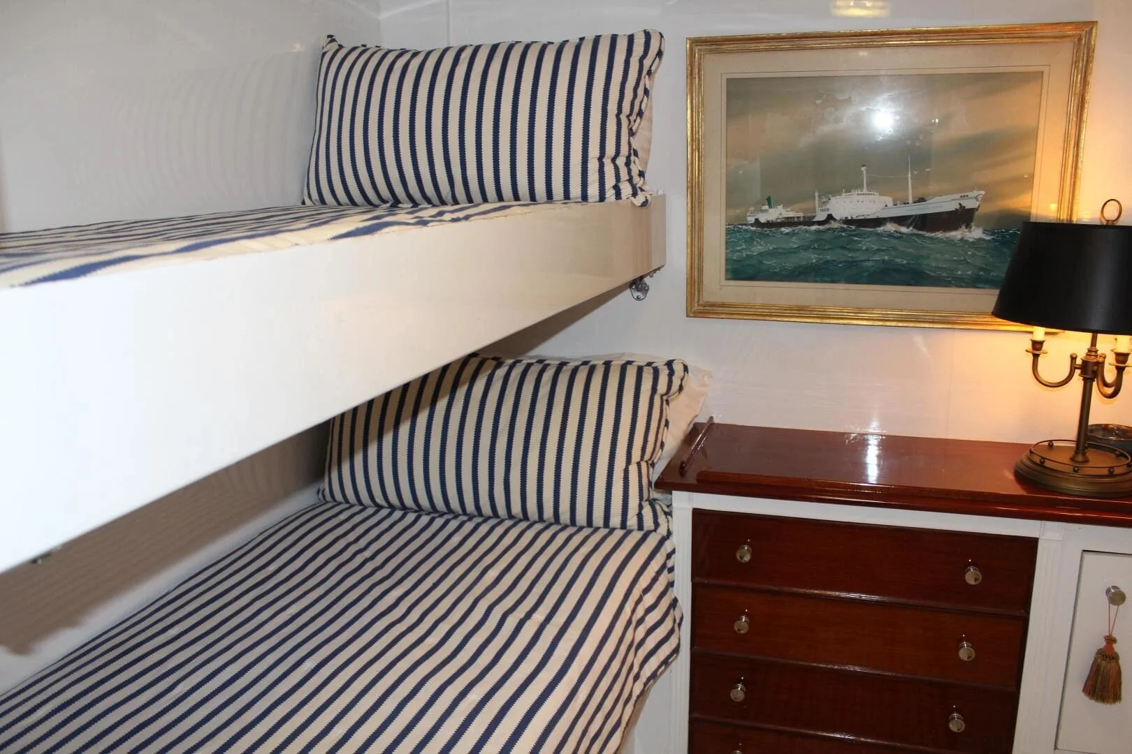 AmericA stateroom with bunk beds