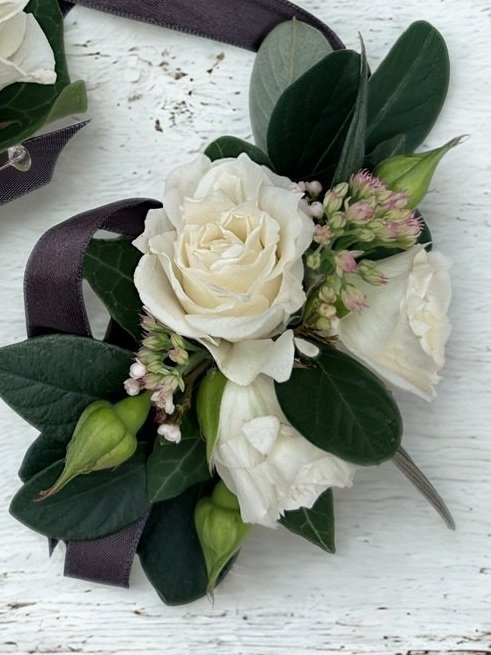 School-ball-+buttonhole-corsage-havelock-north-florist-hawkes-bay.jpg