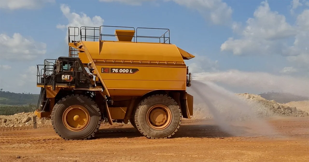 76,000L Water Truck - full spray system performance demo