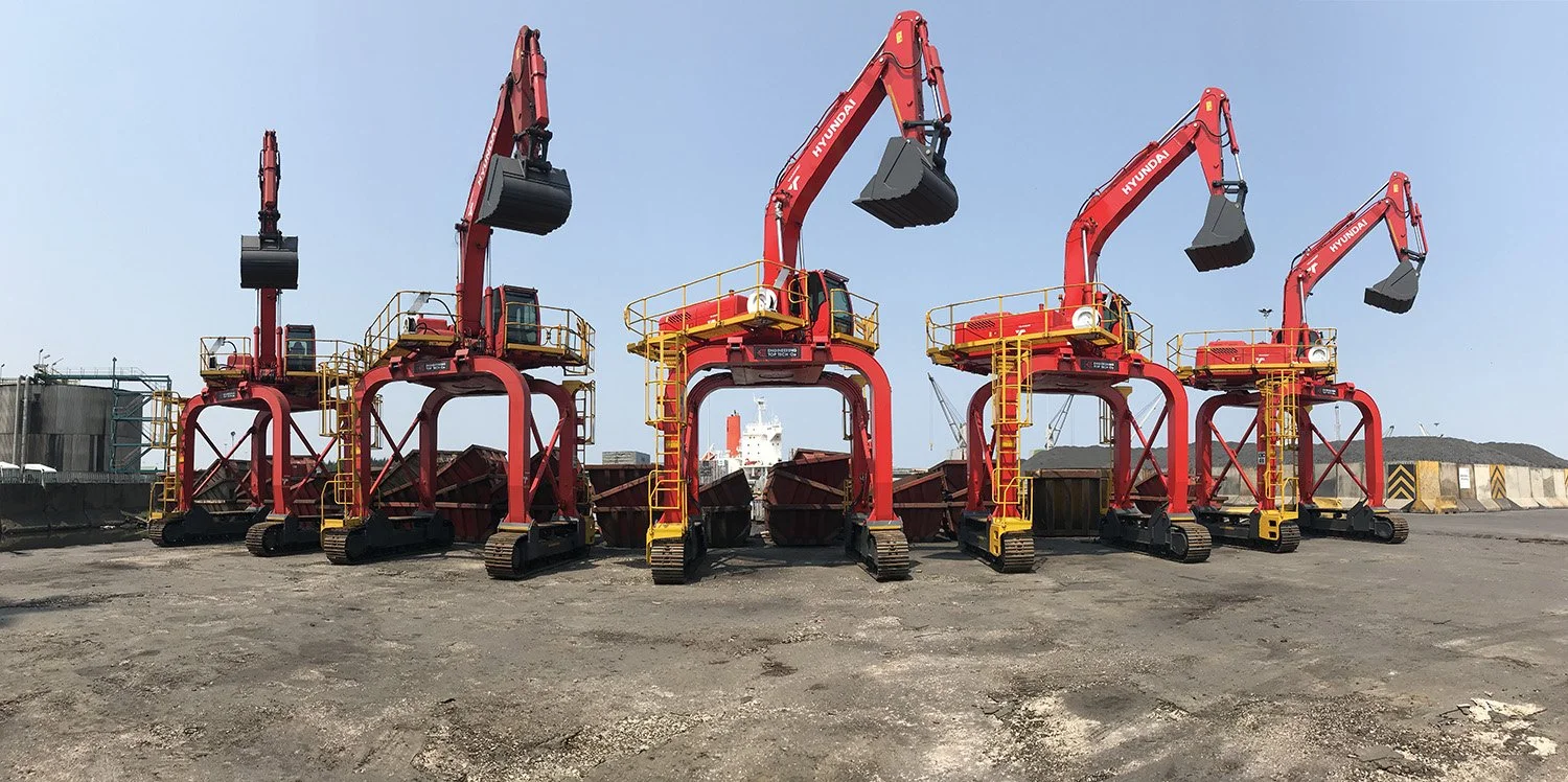 EFFORTLESSLY LOAD AND UNLOAD RAIL CARS