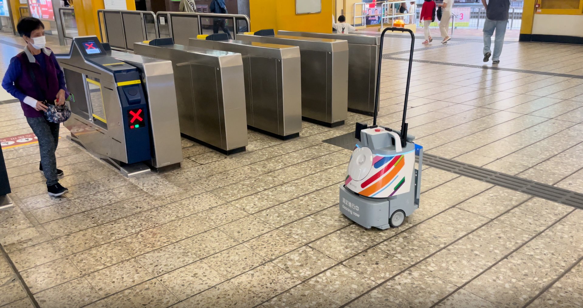 The Janitor's New Colleague: Why Experience Beats Innovation in Cleaning Robotics   清潔公司的新同事：為何在清潔機器人領域，經驗勝過創新