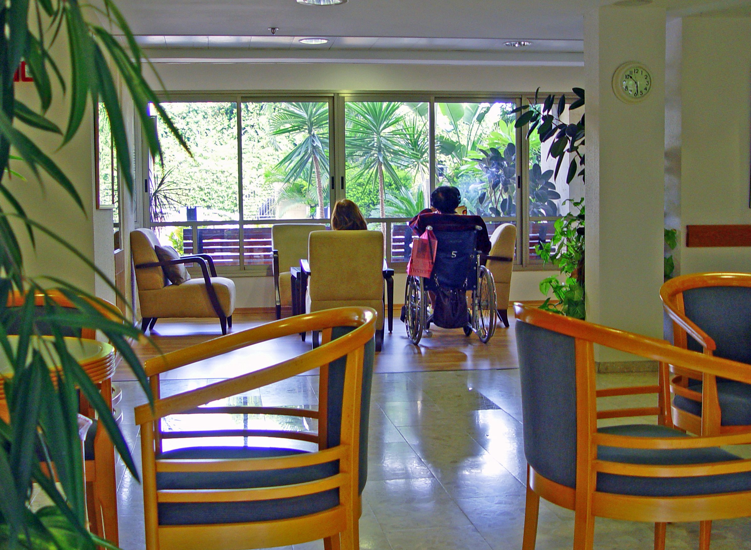 Surface hygiene in elderly homes and day care centres: what the ATP findings really show   安老院舍與日間護理中心的表面衛生：ATP 檢測結果告訴我們什麼