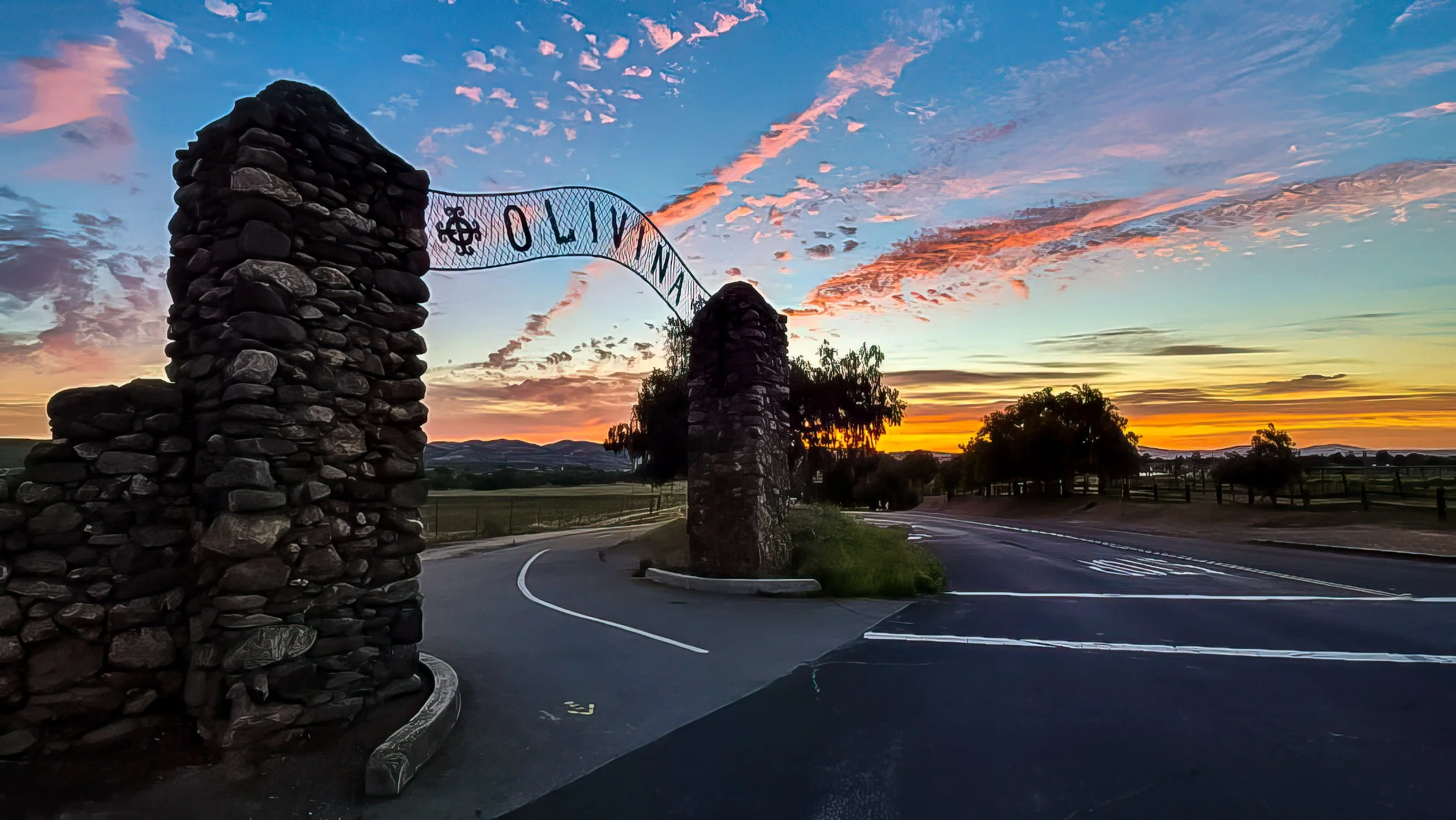 Olivina by Anna Rouse 

The iconic Olivina sign at sunset