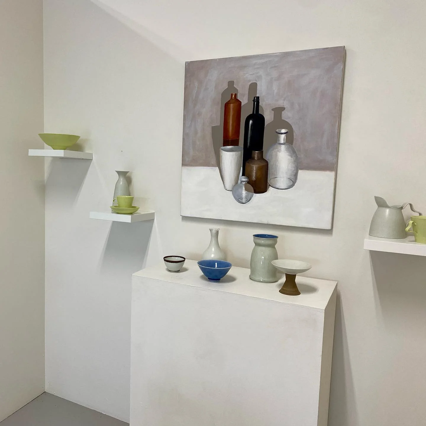 beautiful art display in local Sydney art gallery styled by artebella picture hanging