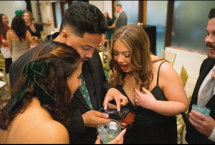 Ari Novick performing crowd-drawing magic at an Orlando event